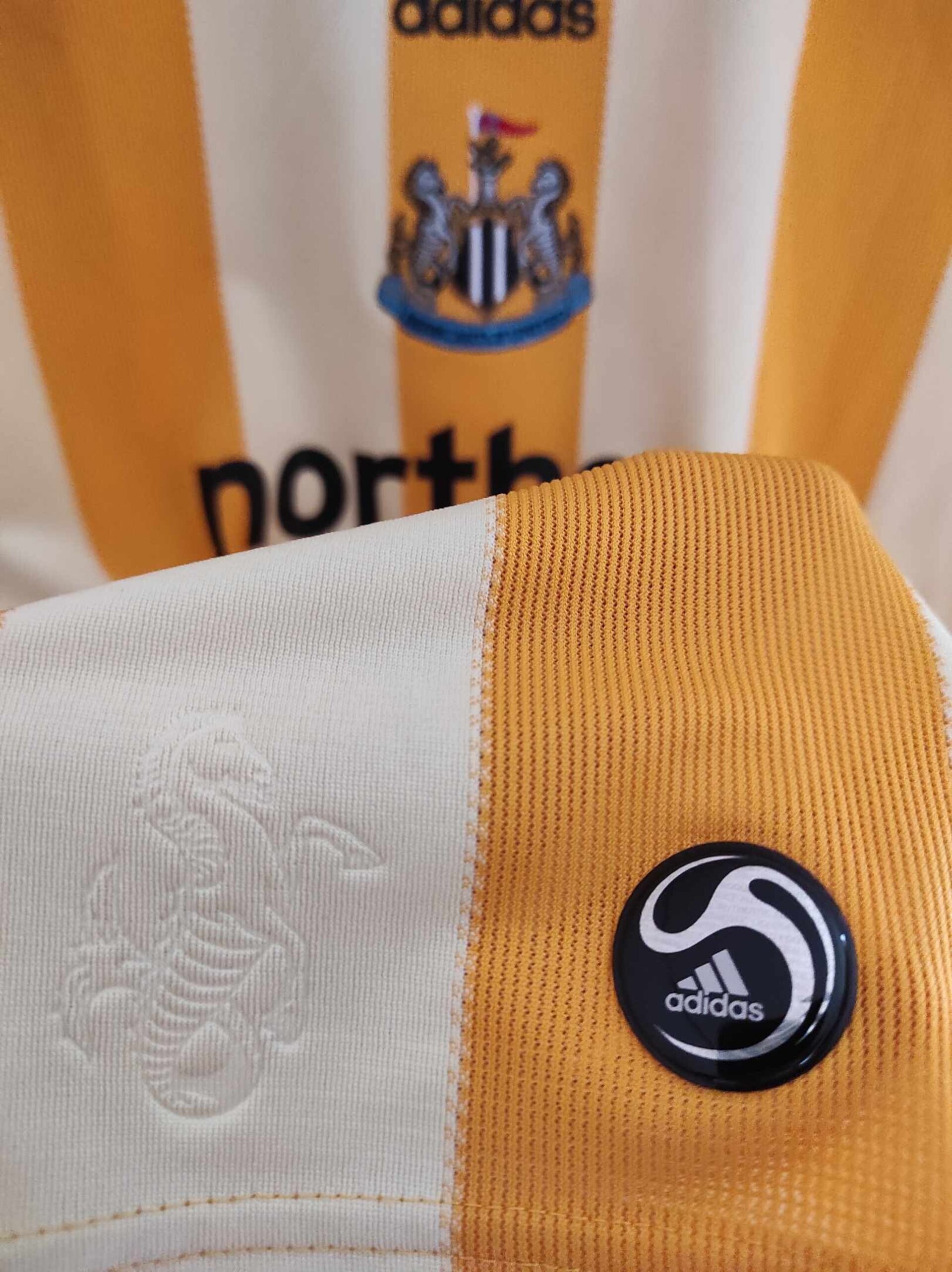 NEWCASTLE UNITED 2009-2010 away S - 6