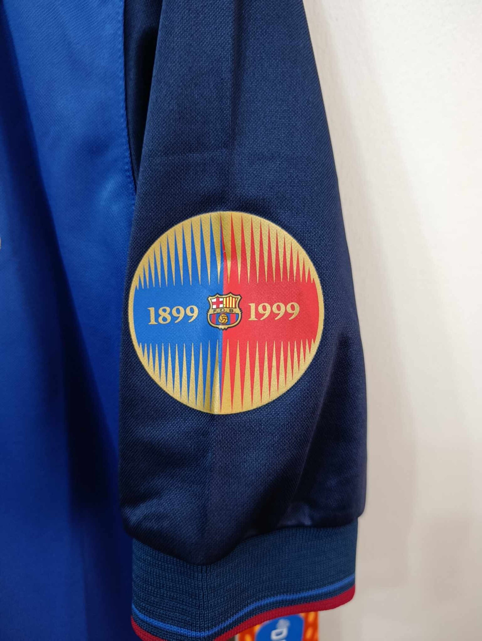 FC BARCELONA 1998-1999 Centenary BNWT L - 10