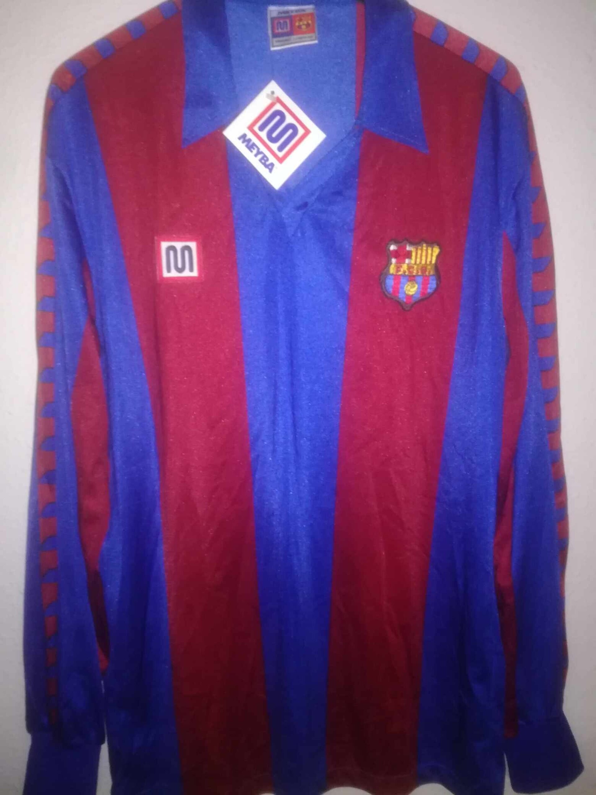 FC BARCELONA 1981 BNWT Size G - 1