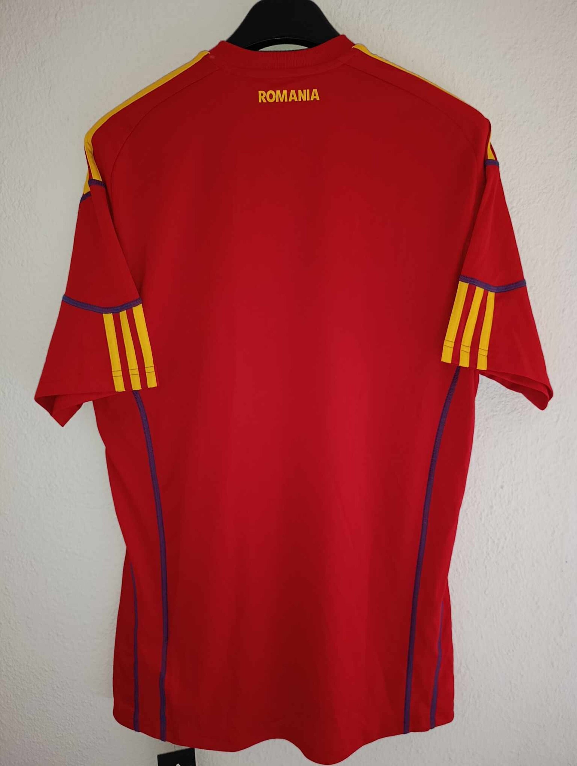 ROMANIA 2010 away BNWT M - 11