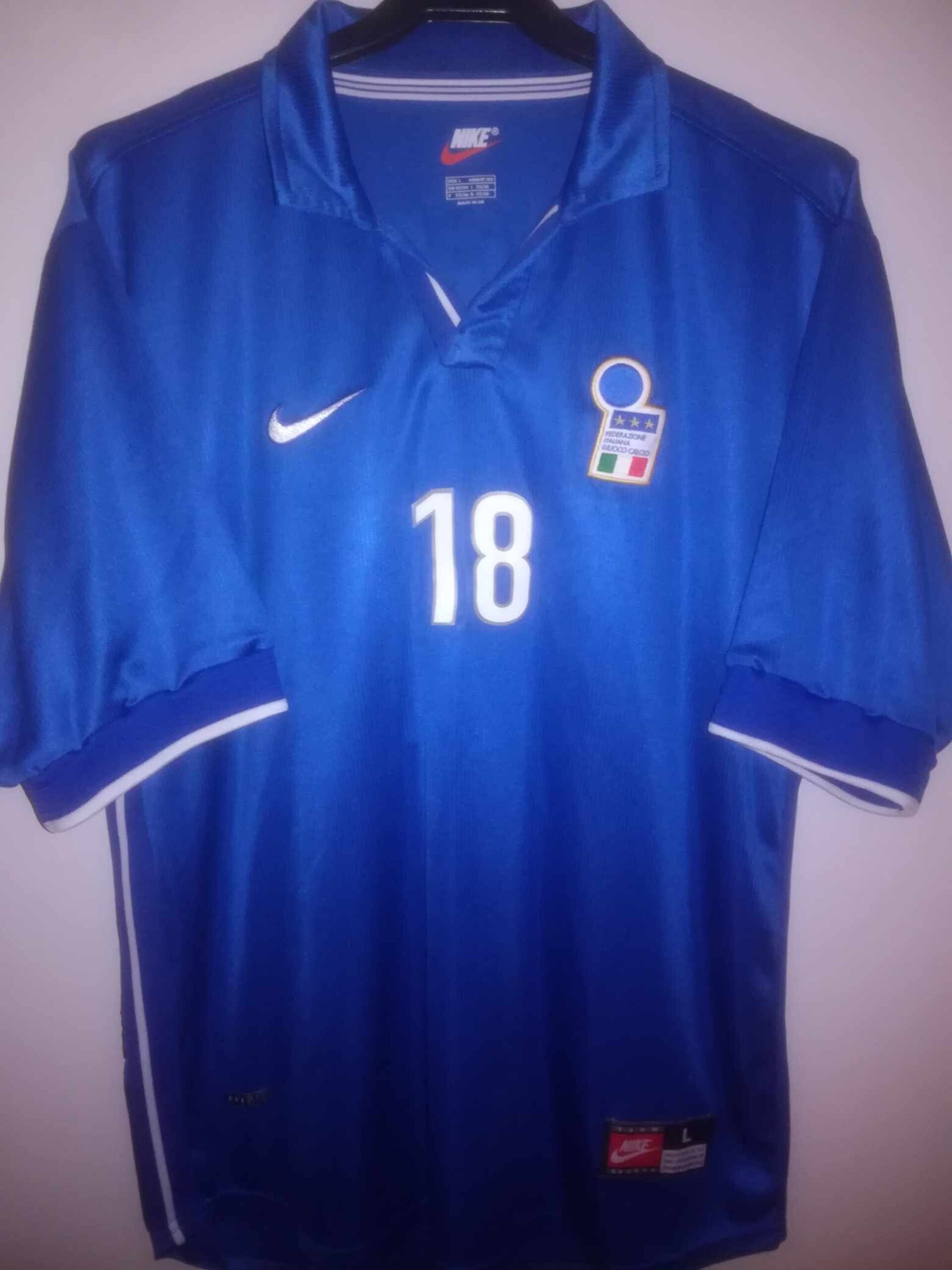 ITALY 1998 World Cup Roberto Baggio 18 L - 2
