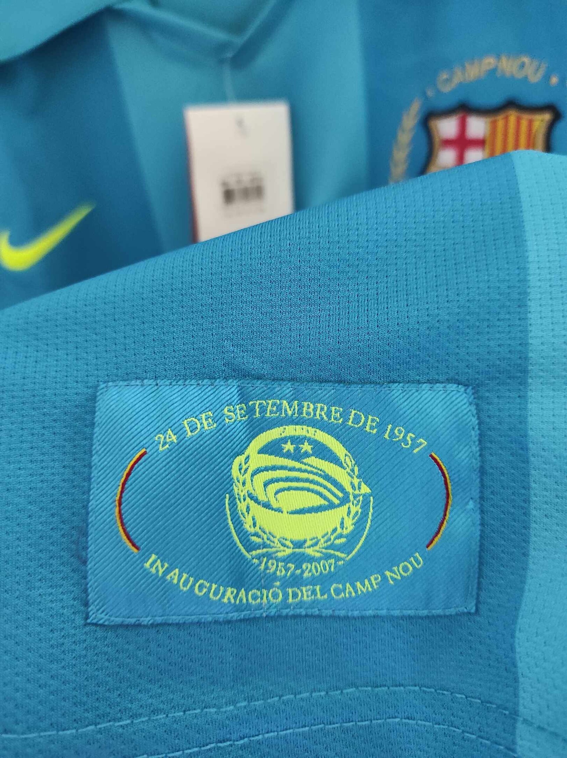 FC BARCELONA 2007-2008 BNWT away S - 2