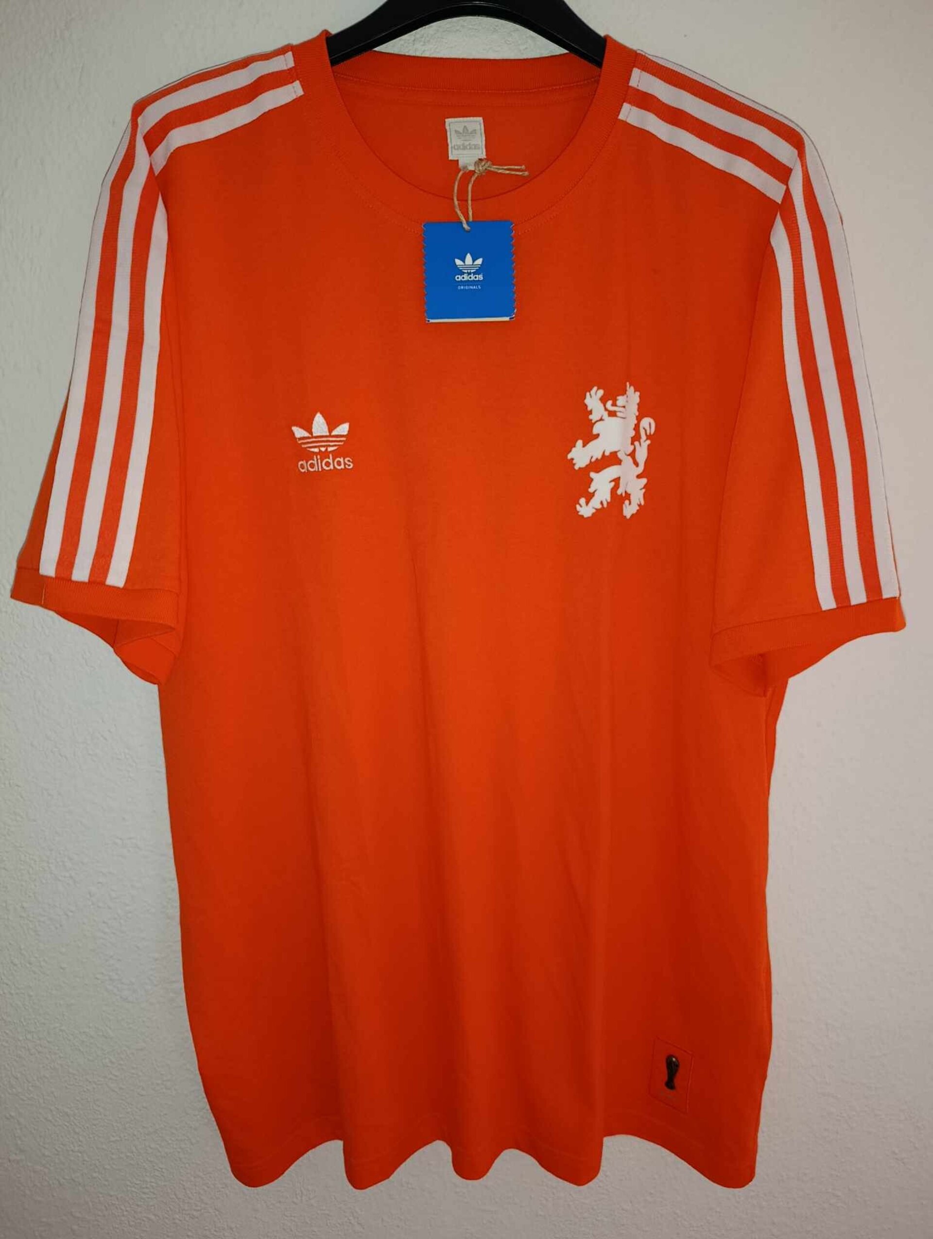 HOLLAND Adidas Originals BNWT XL - 1