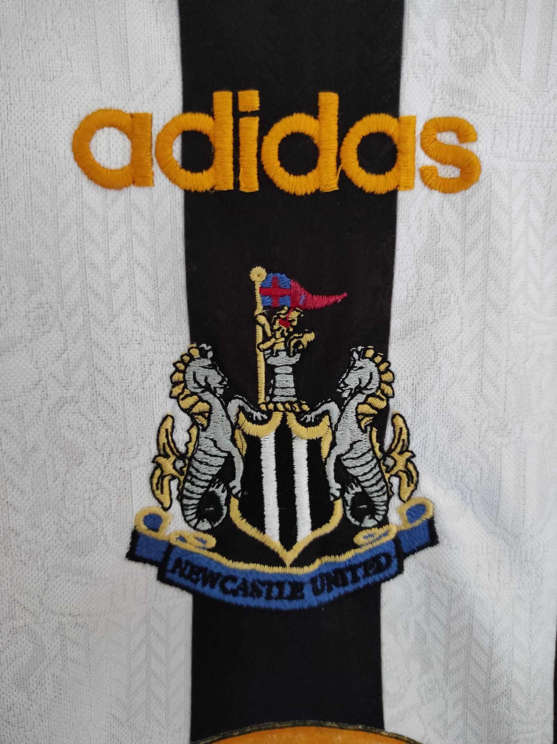 NEWCASTLE UNITED 1997-1998 L - 4