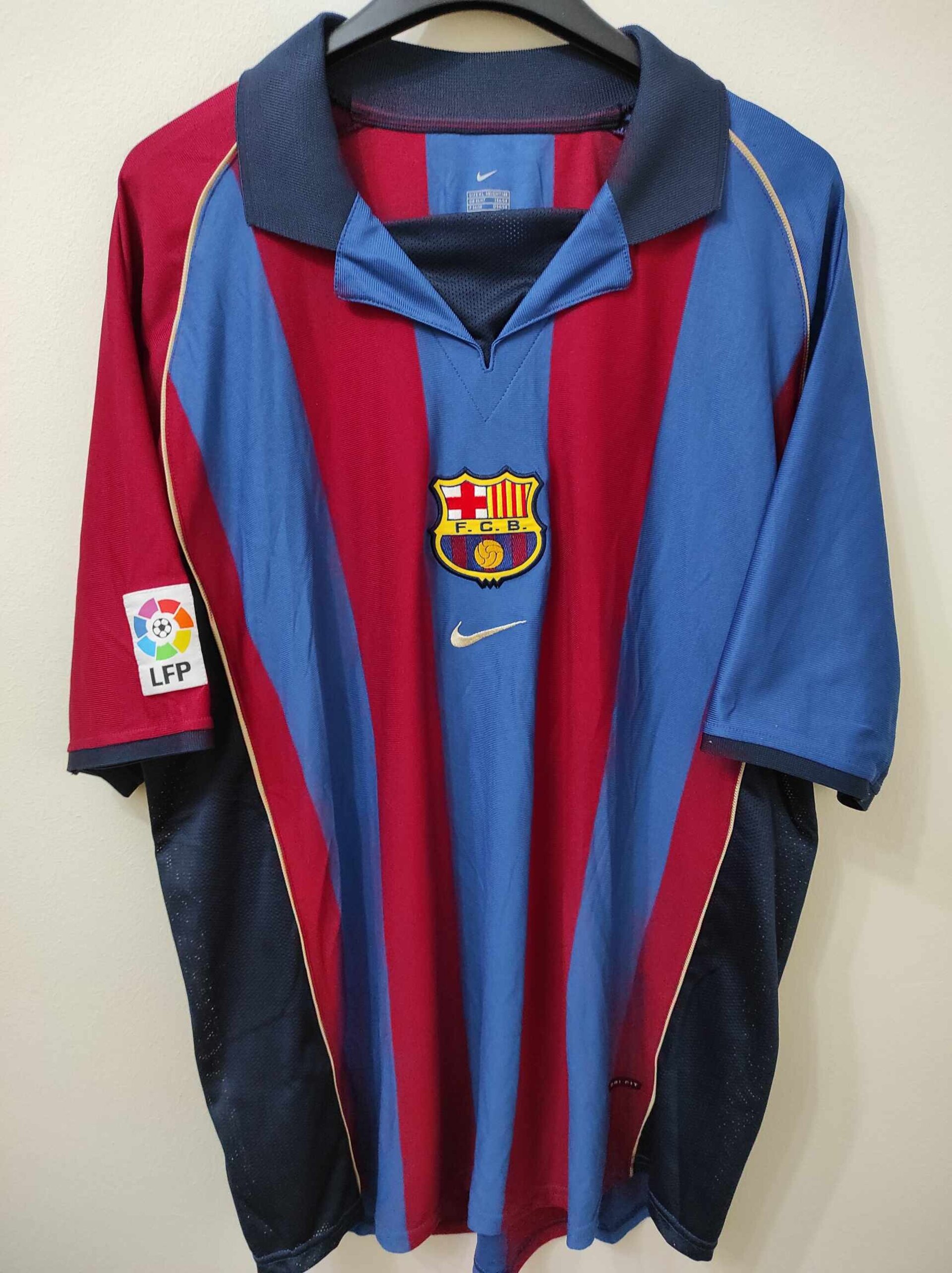 FC BARCELONA 2001-2002 XL - 1