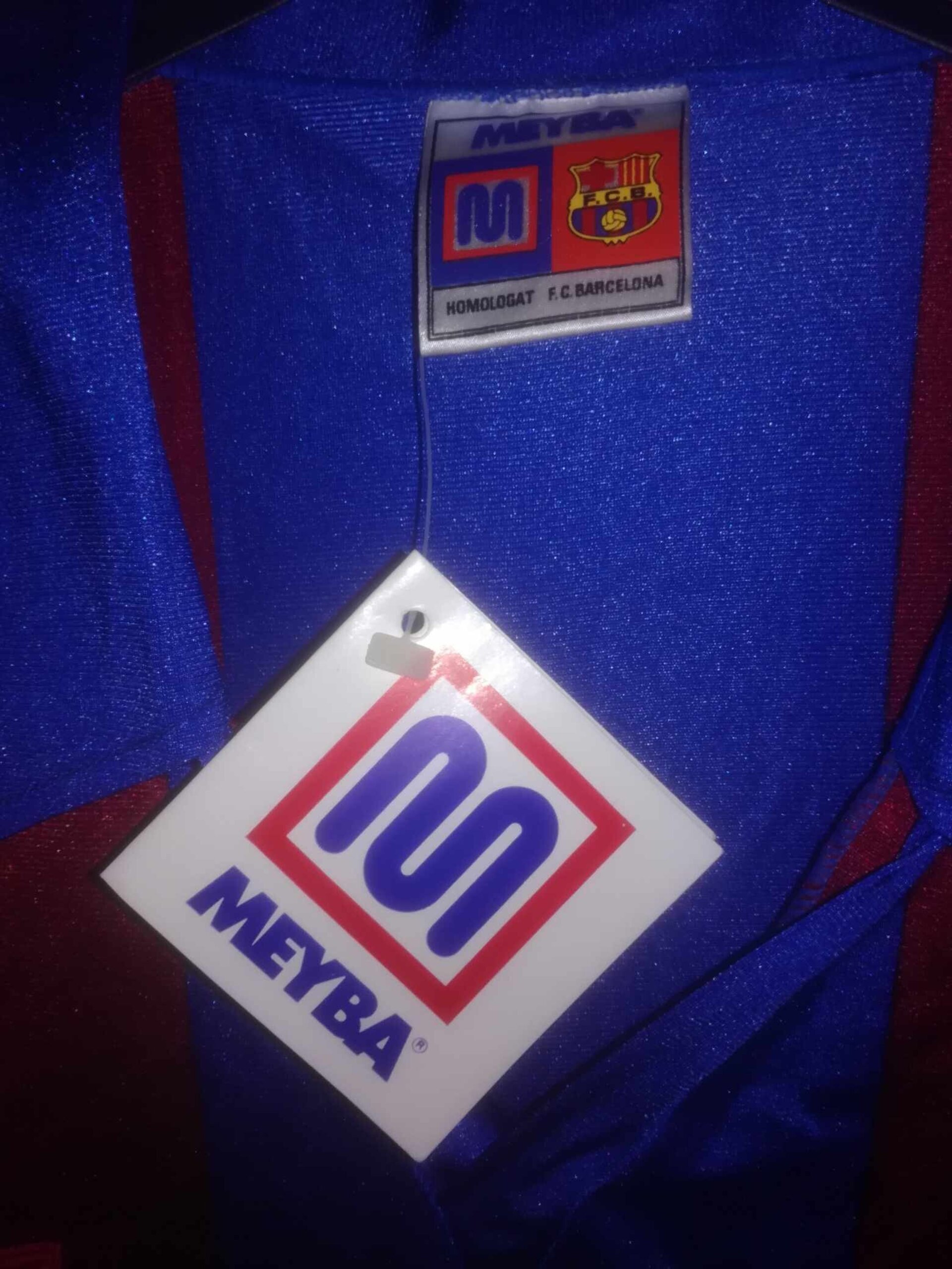 FC BARCELONA 1981 BNWT Size G - 3