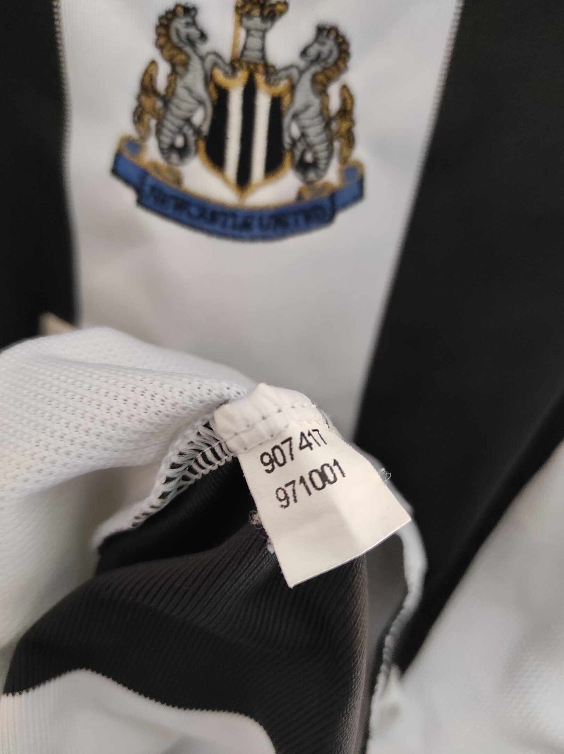 NEWCASTLE UNITED 2001-2002 L - 5
