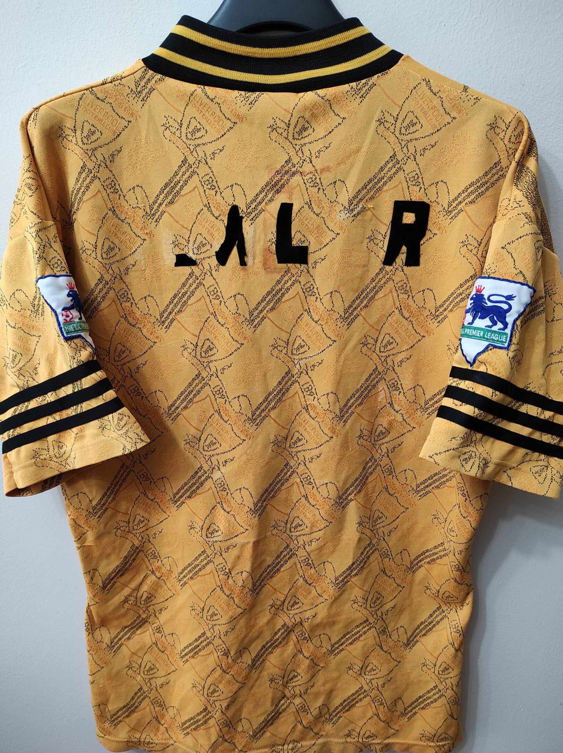 LIVERPOOL 1994-1996 away Size 38/40 - 8