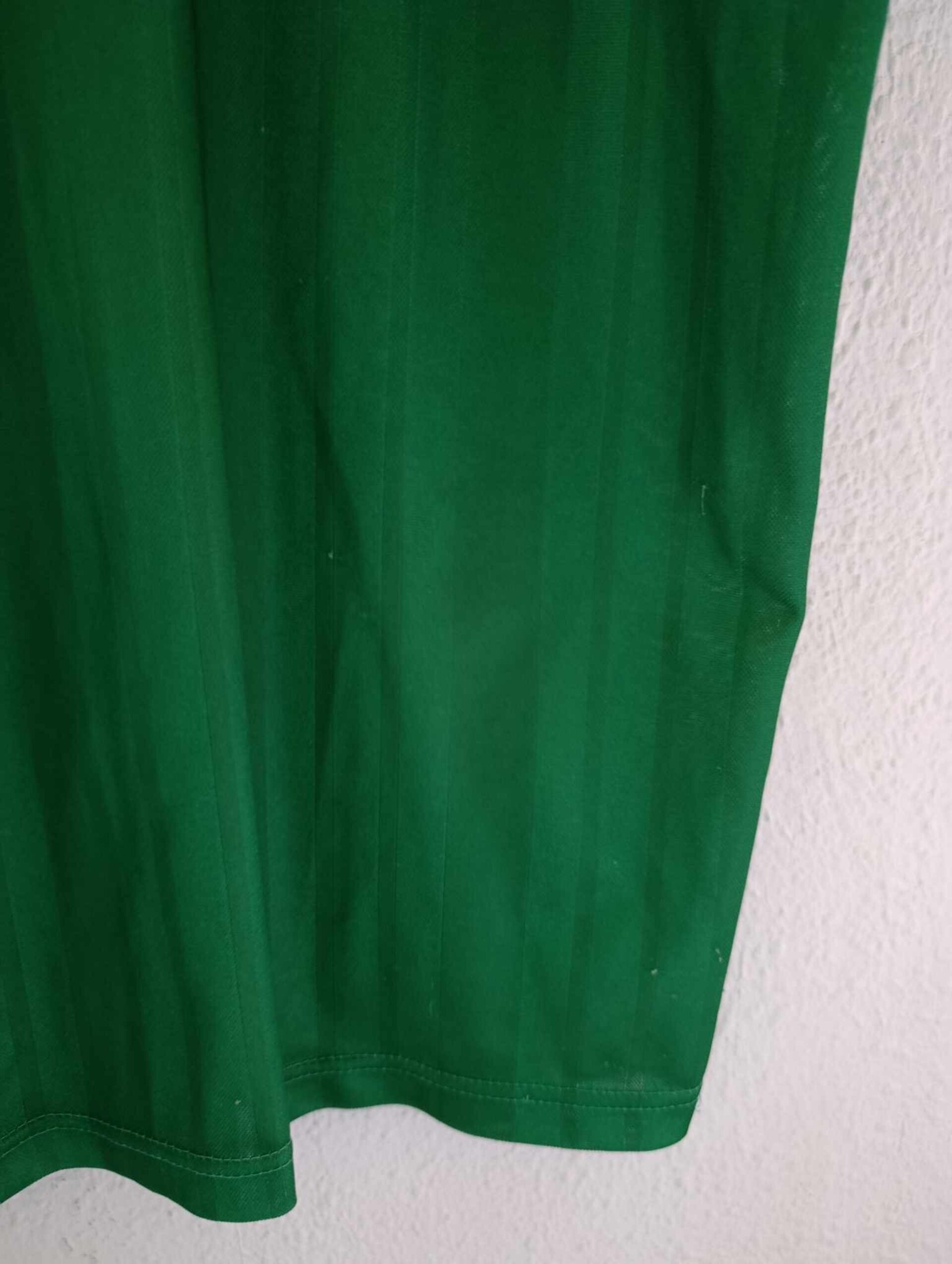 IRELAND 1992-1994 XL - 4