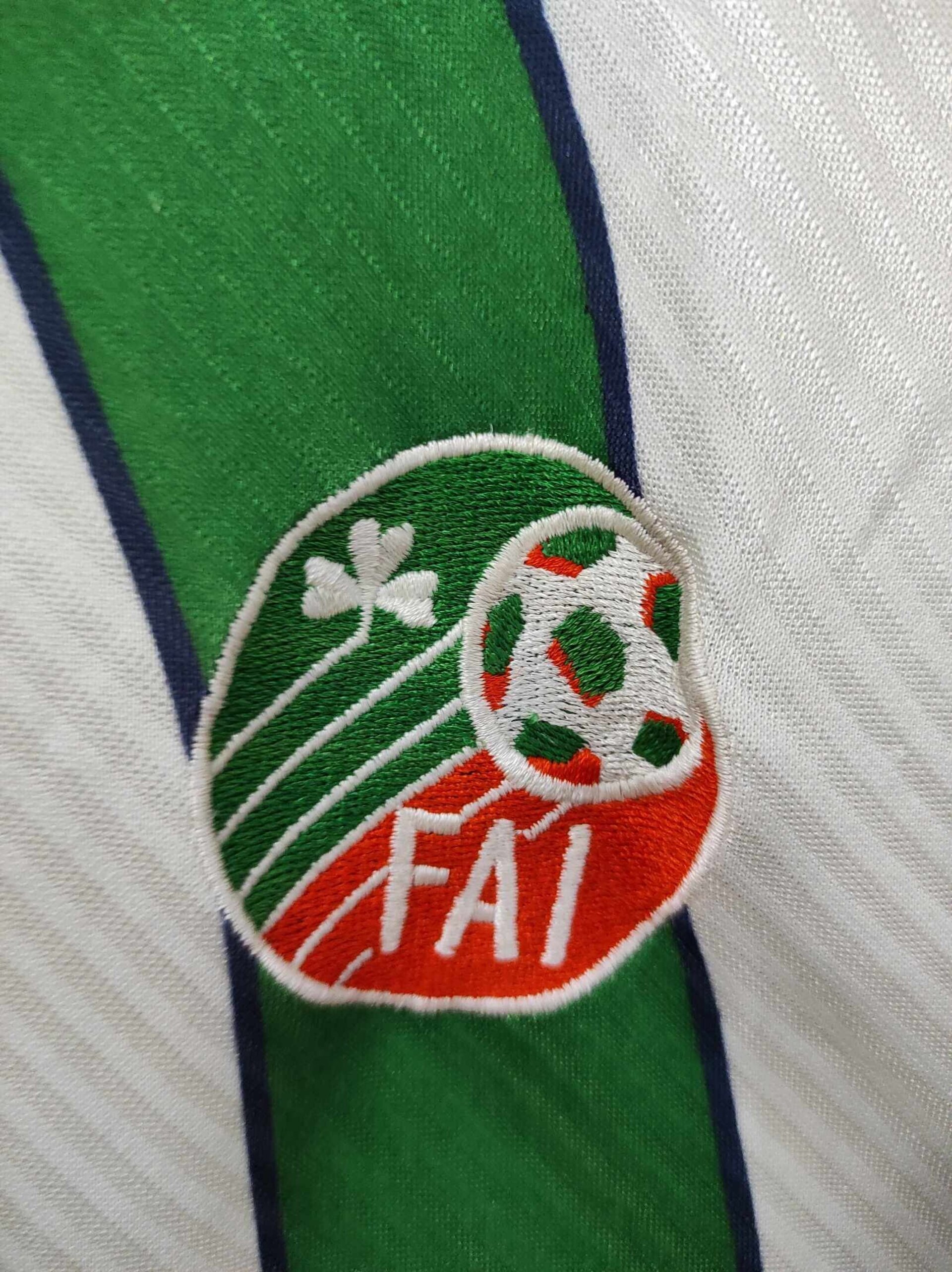 IRELAND 1994-1996 away L - 2