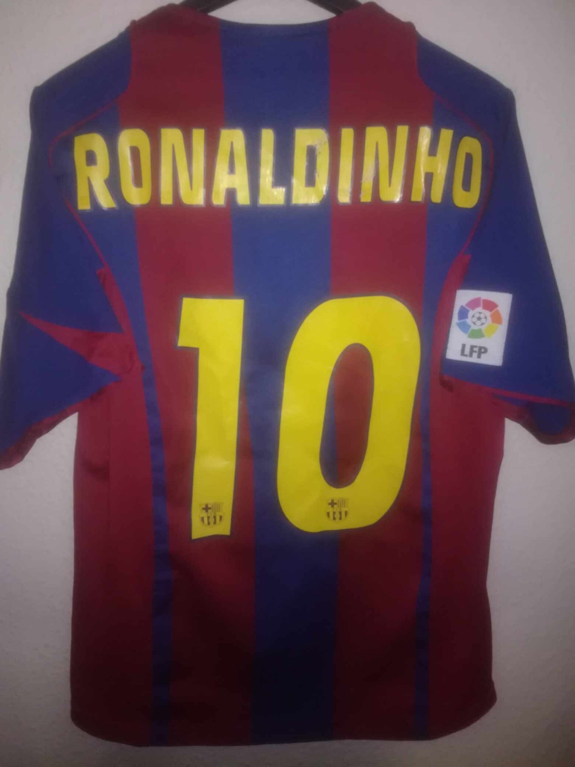 FC BARCELONA 2004-2005 Ronaldinho 10 S - 1