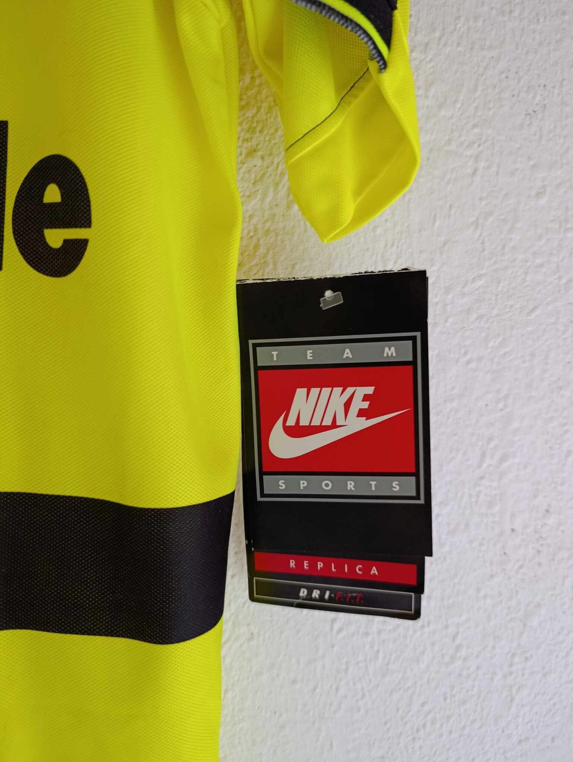 BORUSSIA DORTMUND 1997-1998 BNWT M - 2
