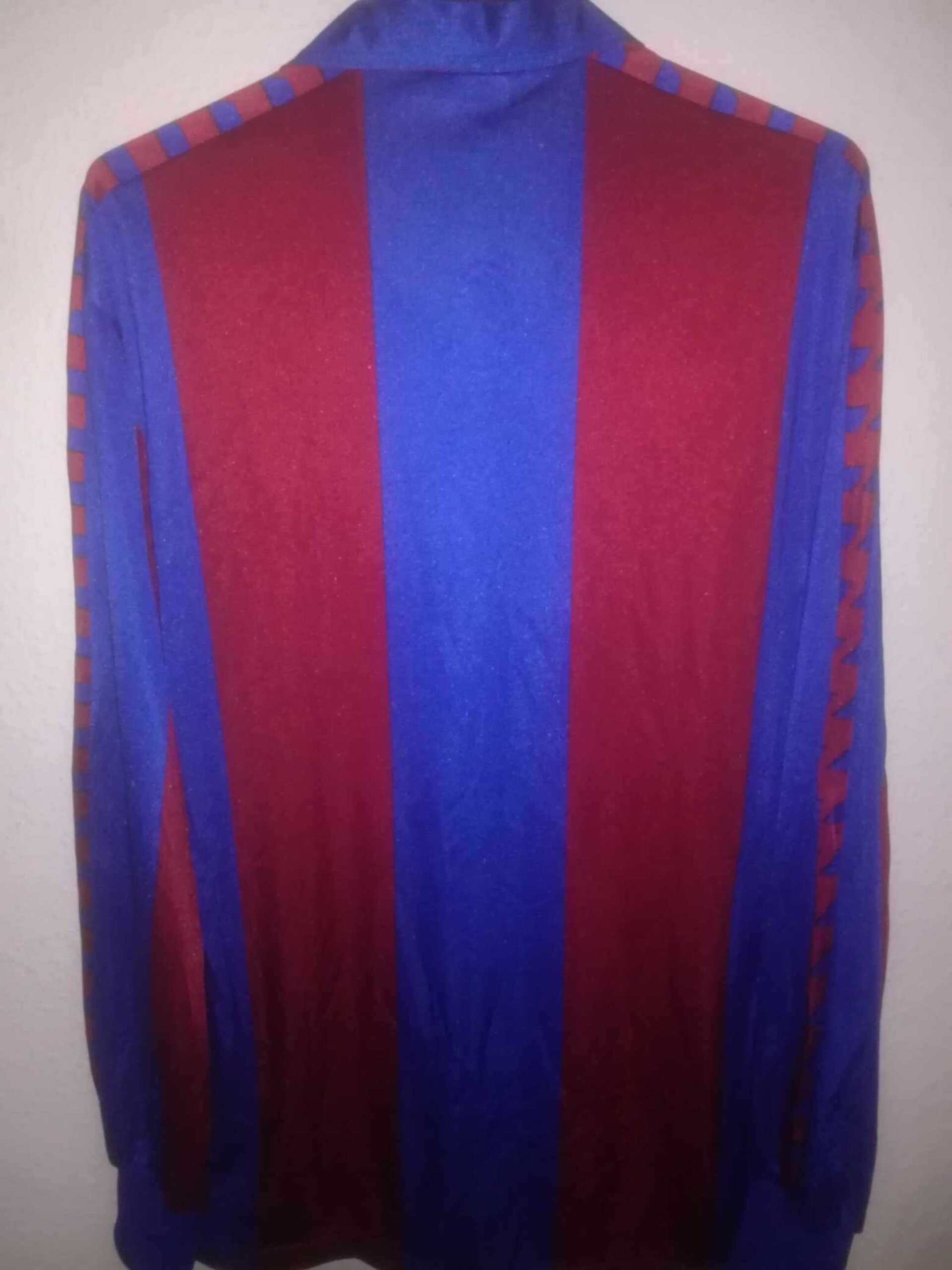 FC BARCELONA 1981 BNWT Size G - 10