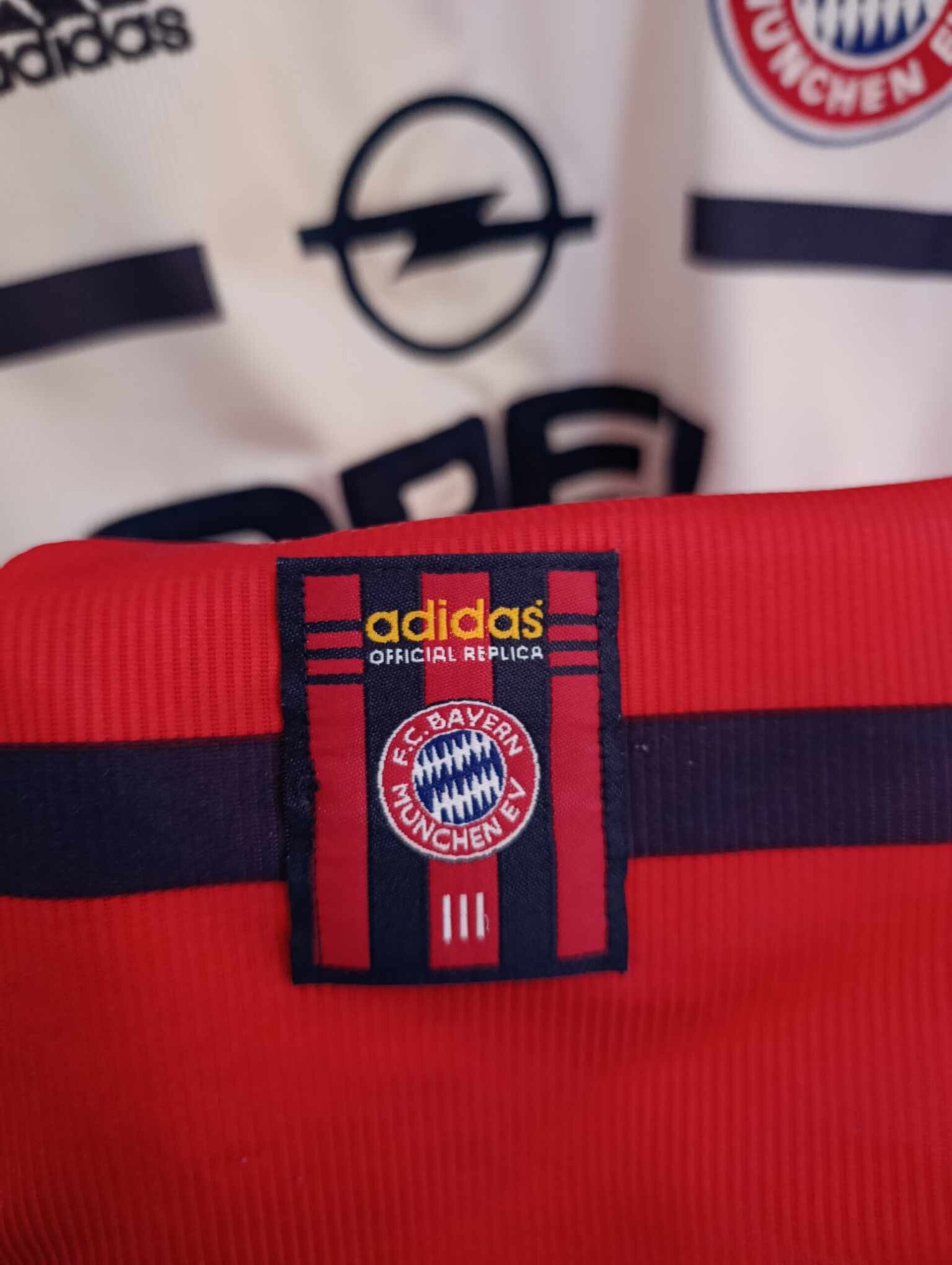 BAYERN MUNICH 1998-2000 M - 4