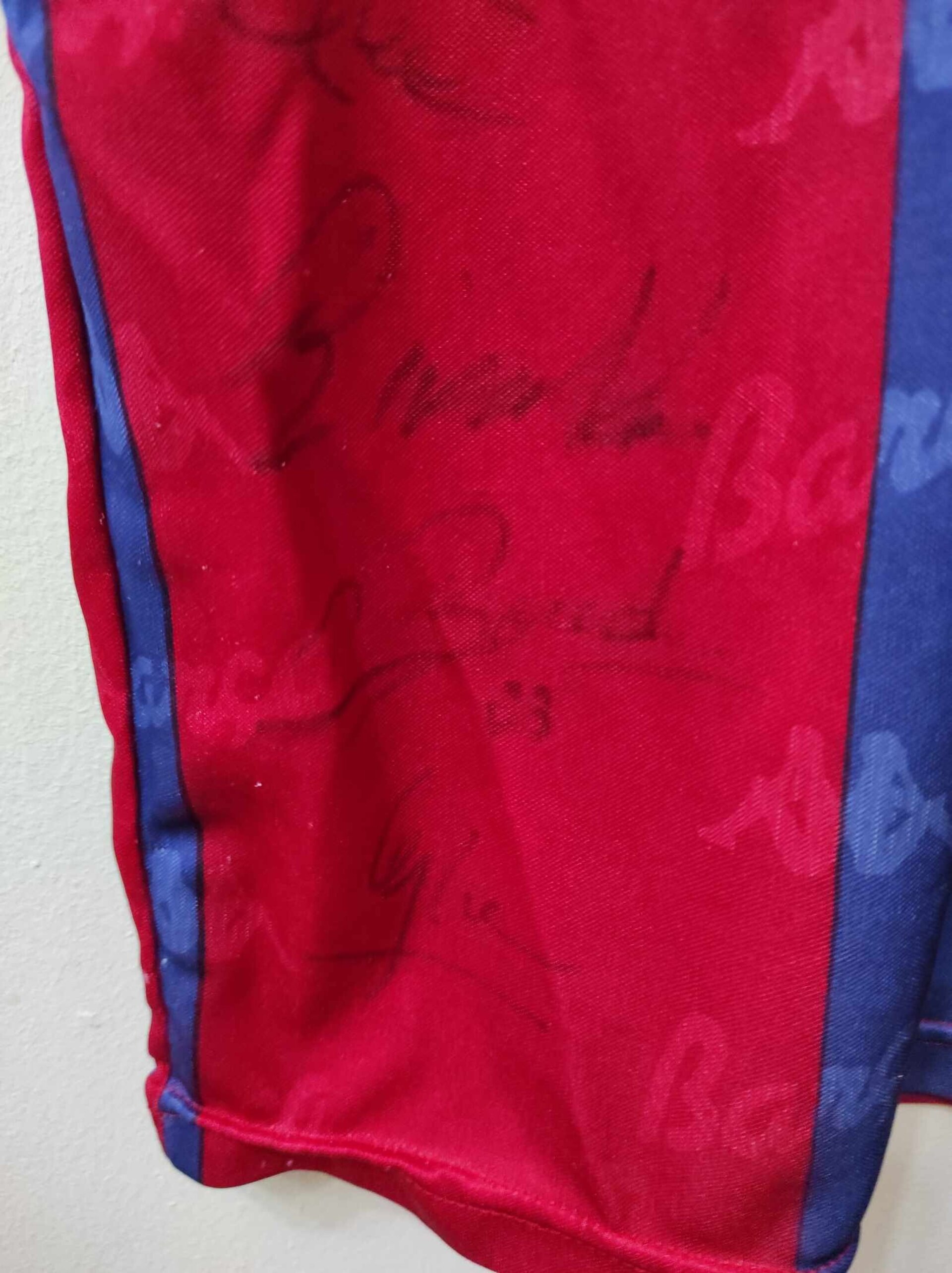 FC BARCELONA 1993-1994 Signed L - 6