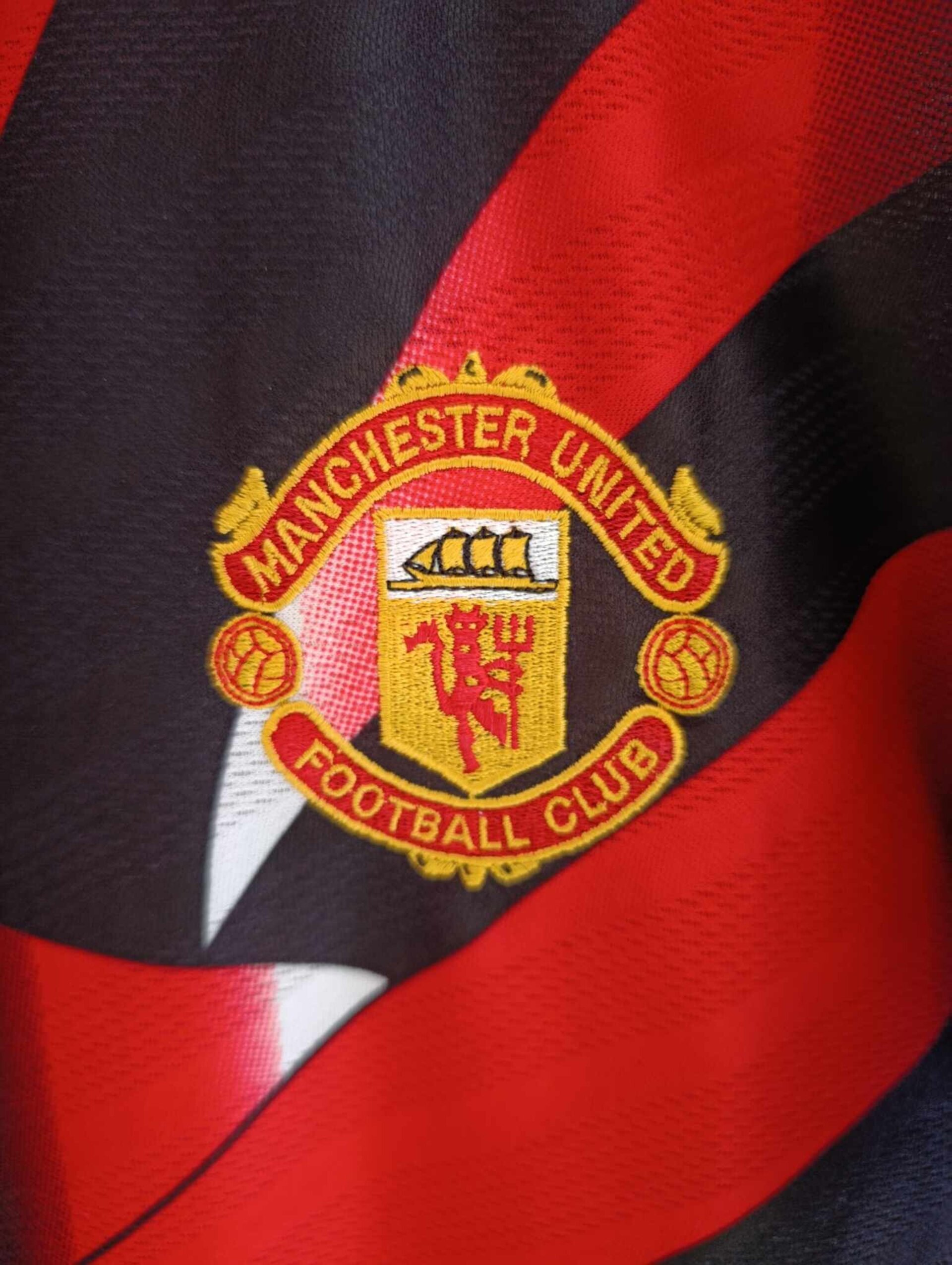 MANCHESTER UNITED 1995 Training Size Y - 4