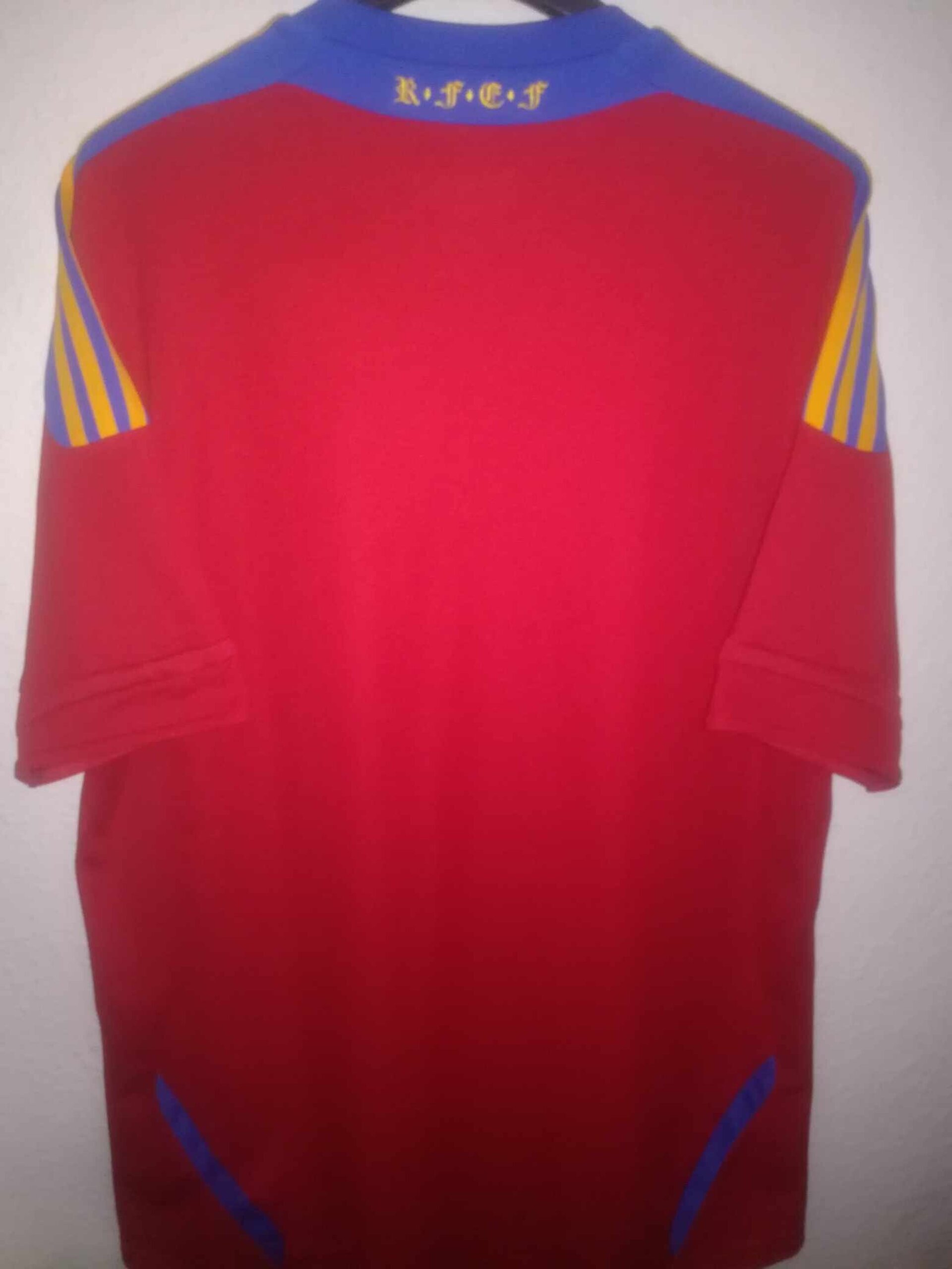 SPAIN 2011 L - 6