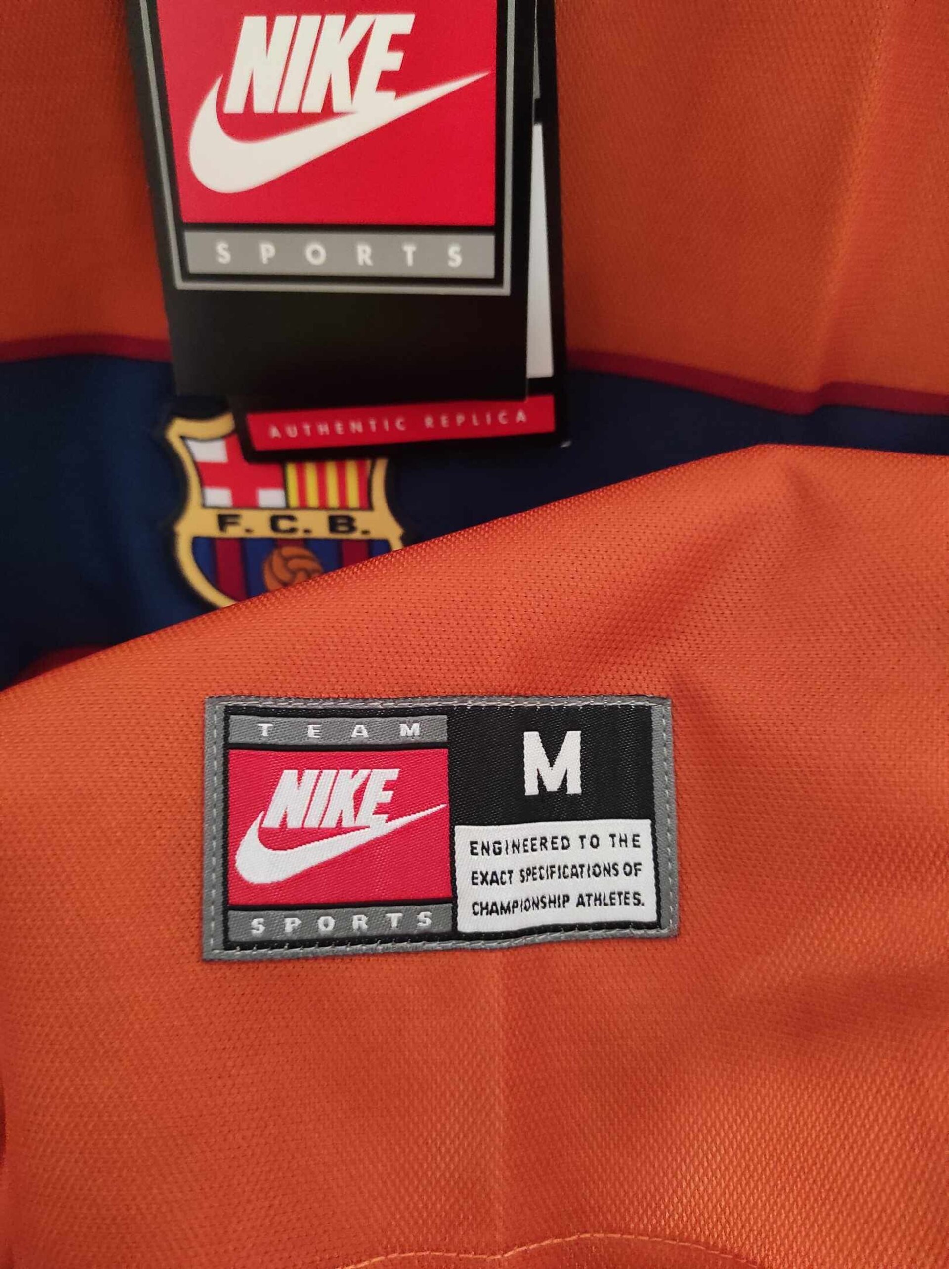 FC BARCELONA 1998-1999 away BNWT M Kids - 5