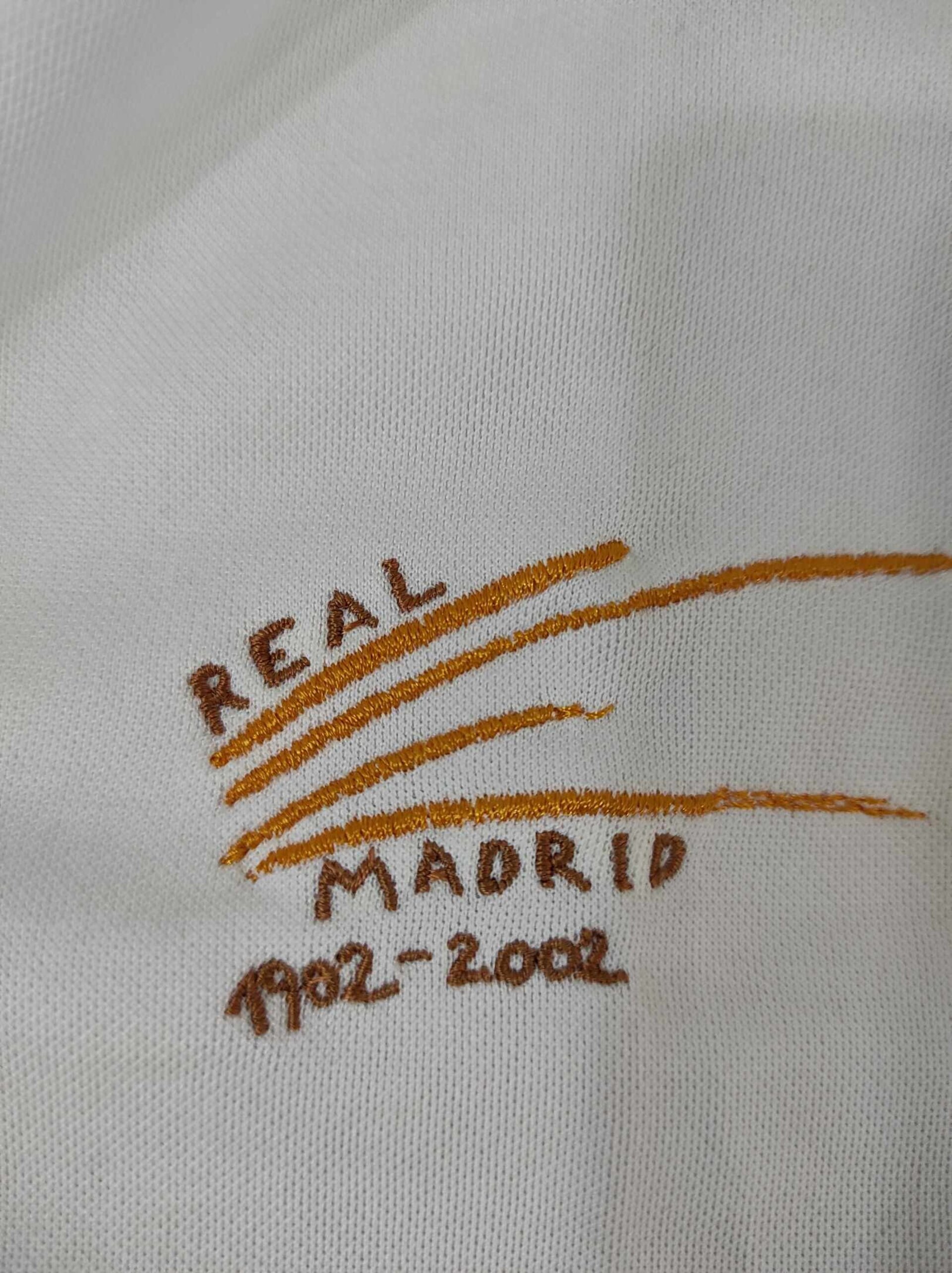REAL MADRID 2001-2002 Centenary Raul 7 L - 6