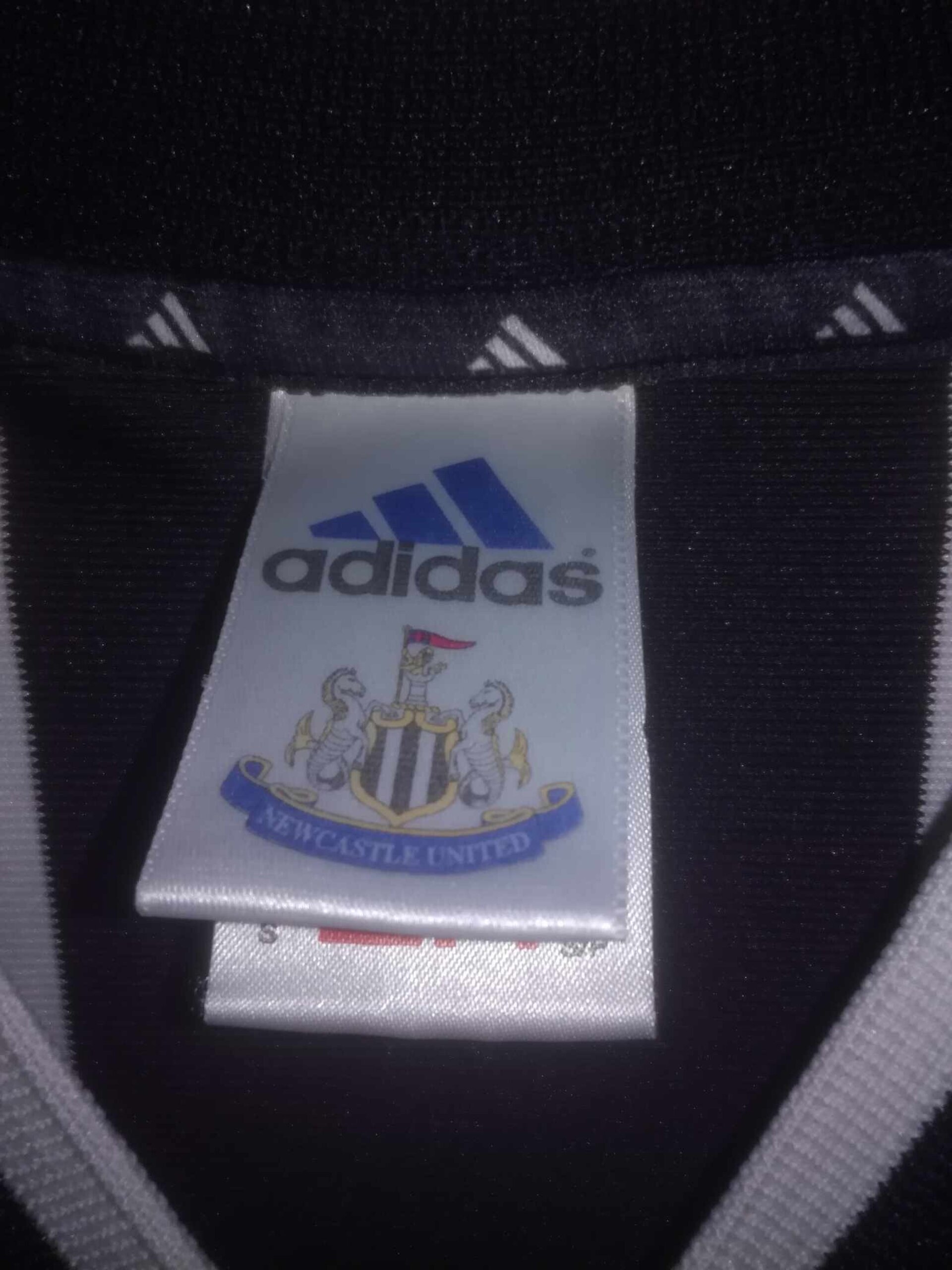 NEWCASTLE UNITED 2001-2002 S - 2