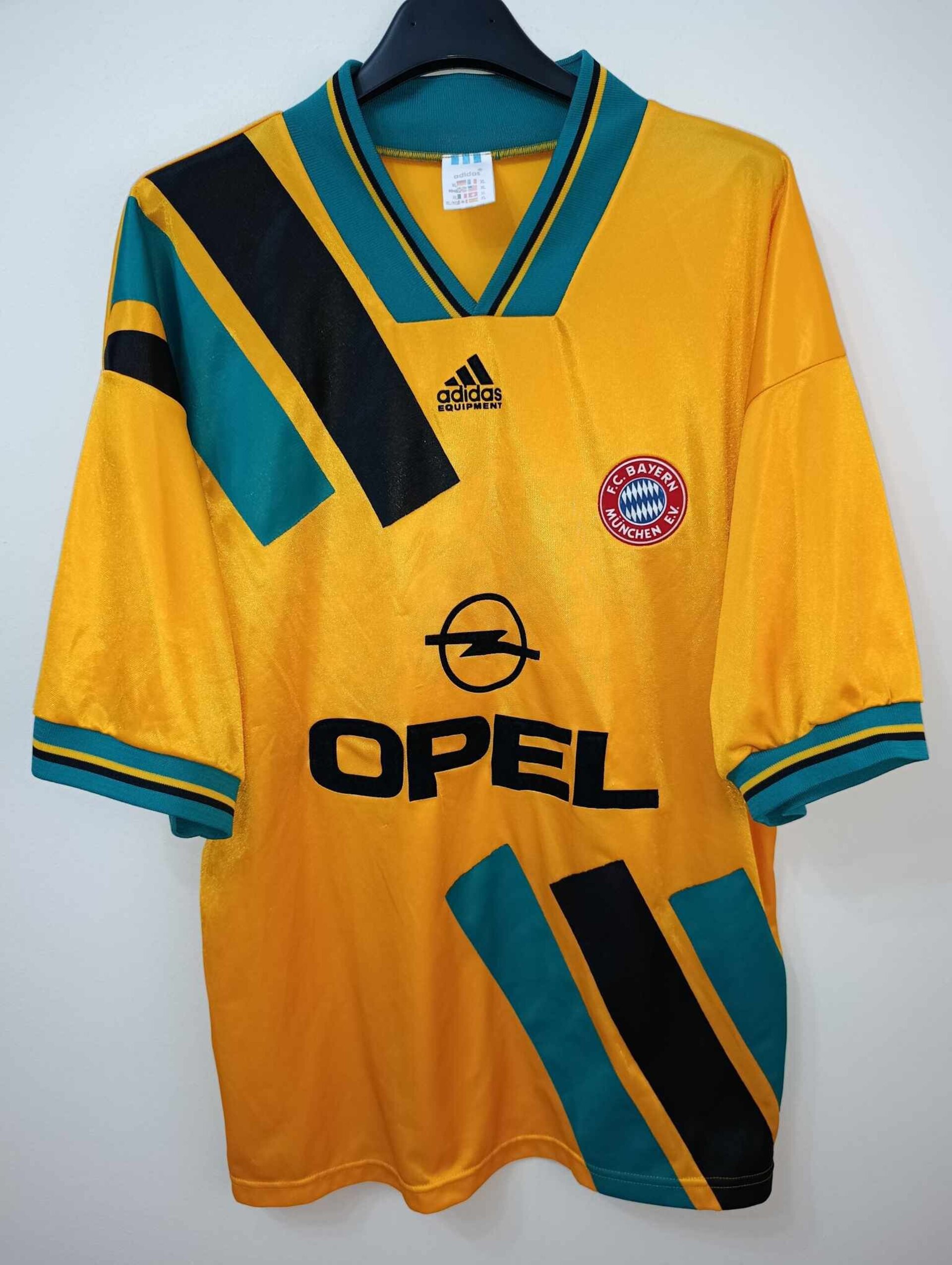 BAYERN MUNICH 1993-1995 away XL - 1