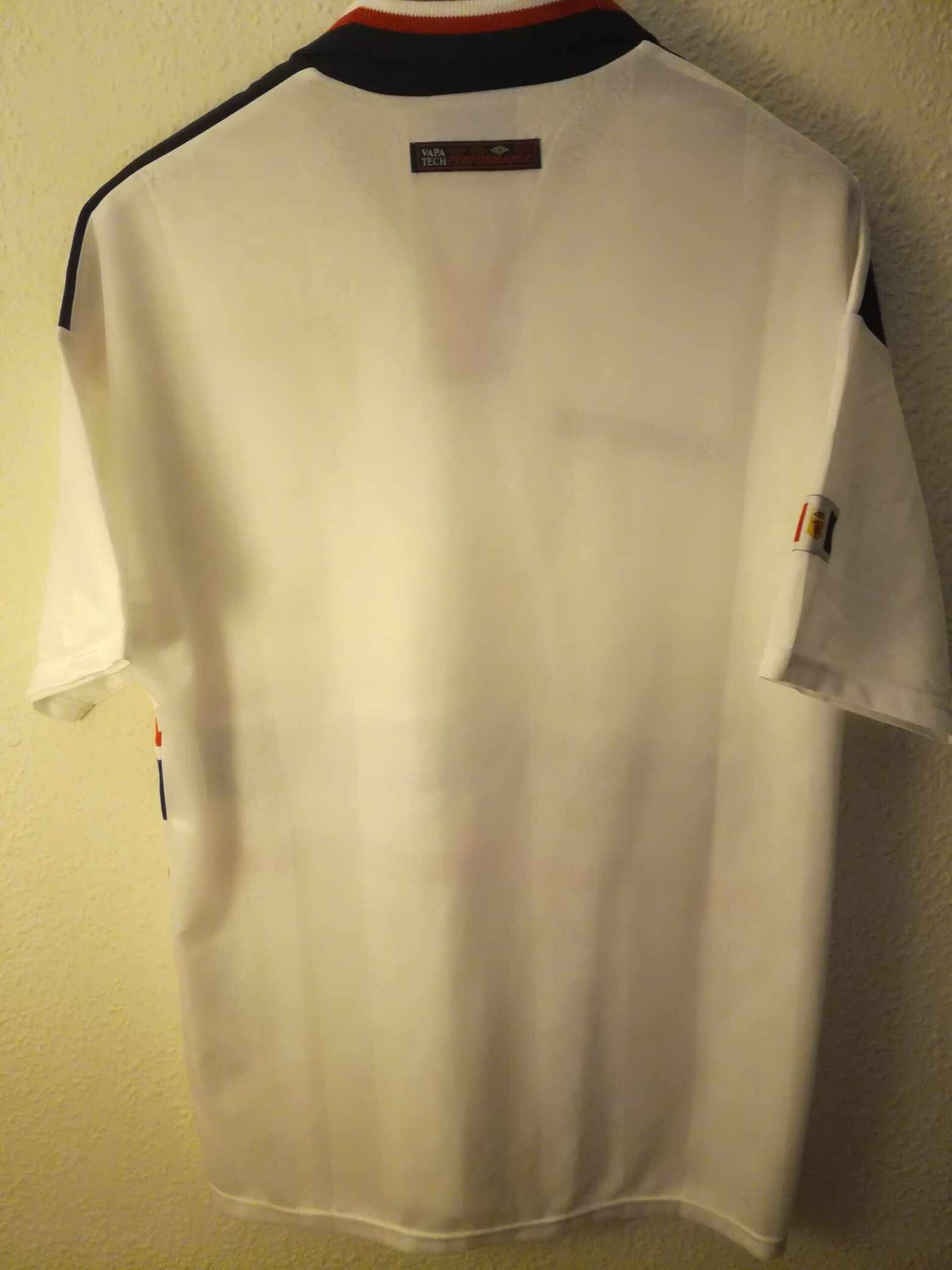 MANCHESTER UNITED 1997-1998 BNWT away L - 6