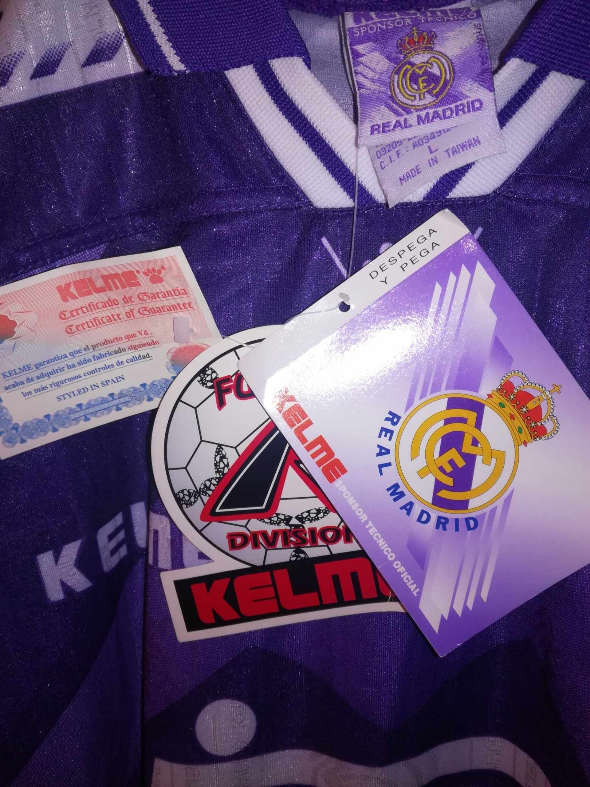 REAL MADRID 1996-1997 BNWT number 11 away L - 3