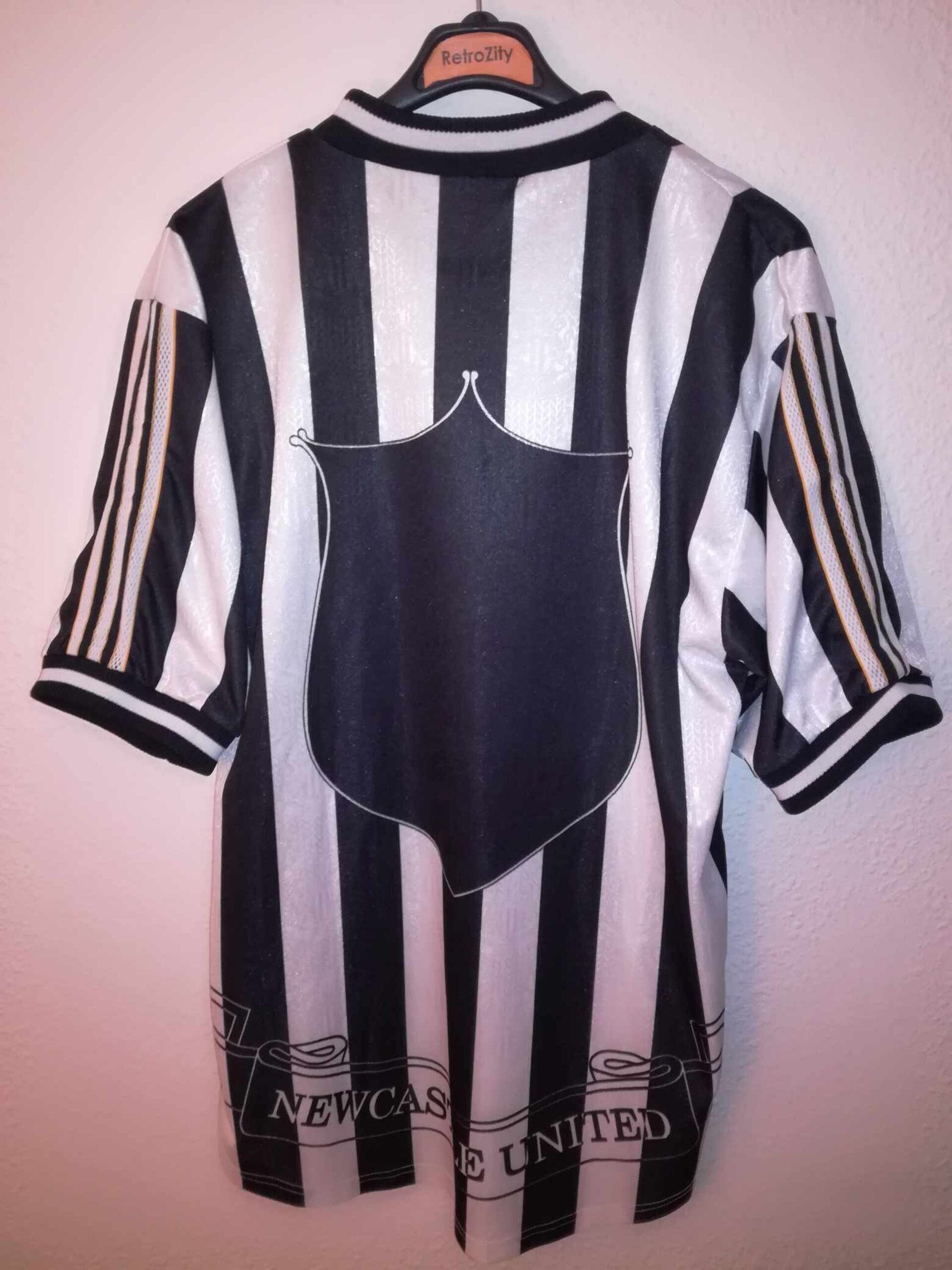 NEWCASTLE UNITED 1997-1998 L - 4