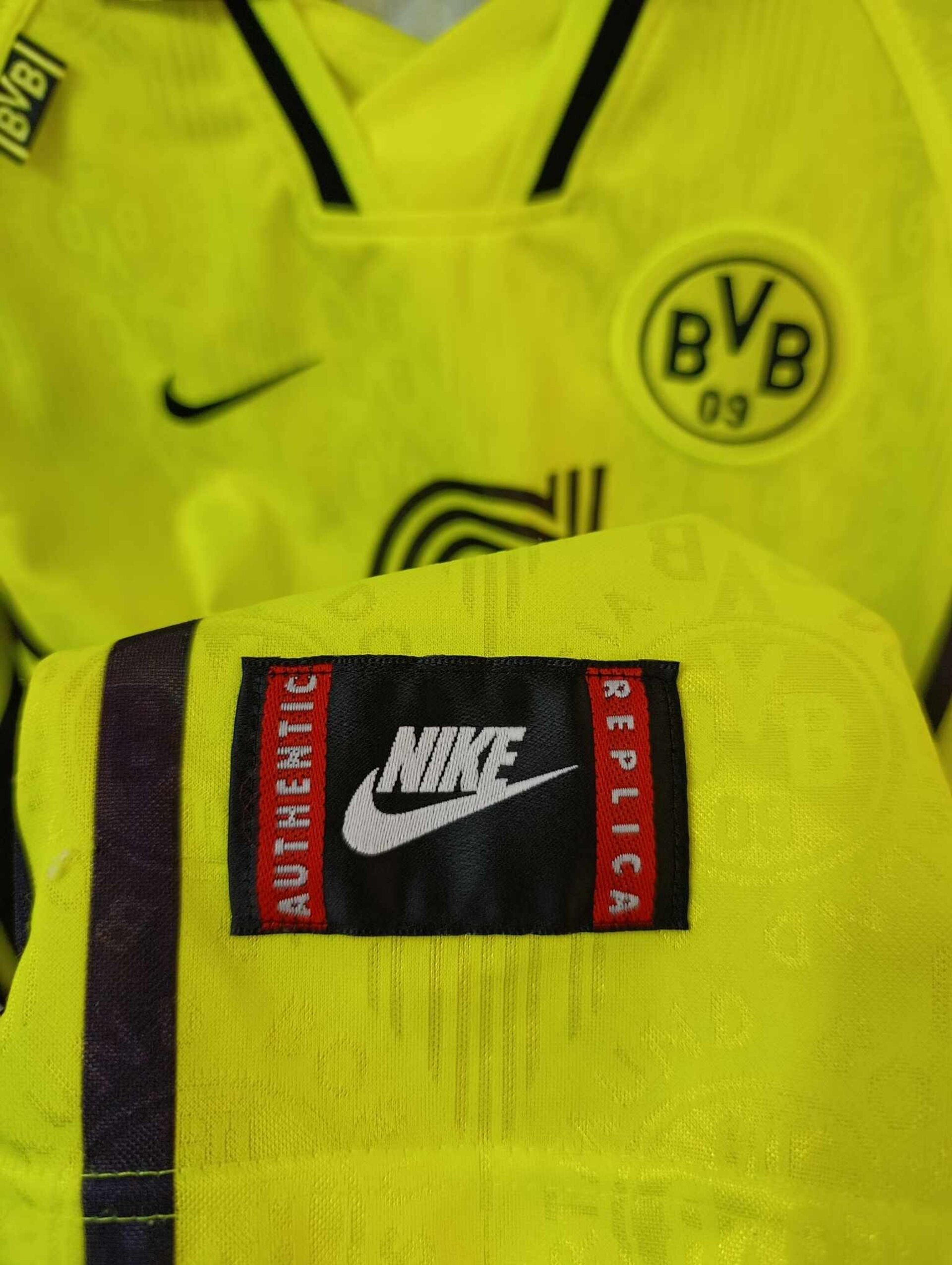 BORUSSIA DORTMUND 1996-1997 Sousa 19 S - 8