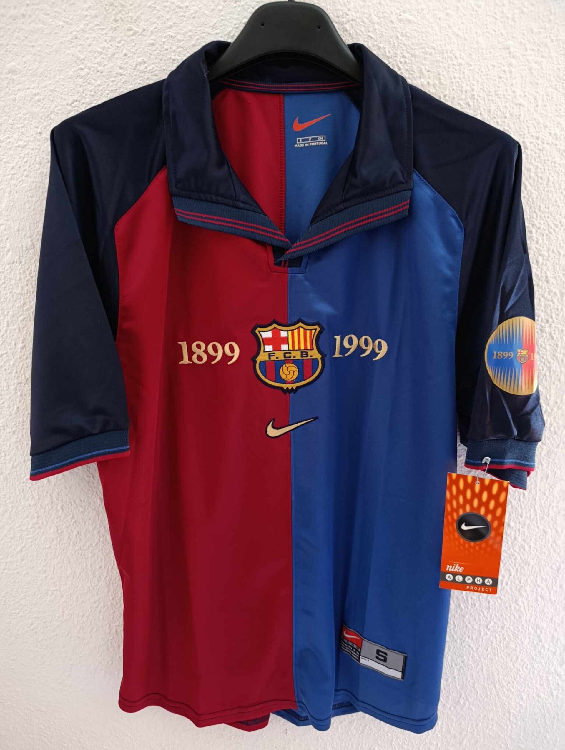 FC BARCELONA 1998-1999 BNWT Centenary S - 1