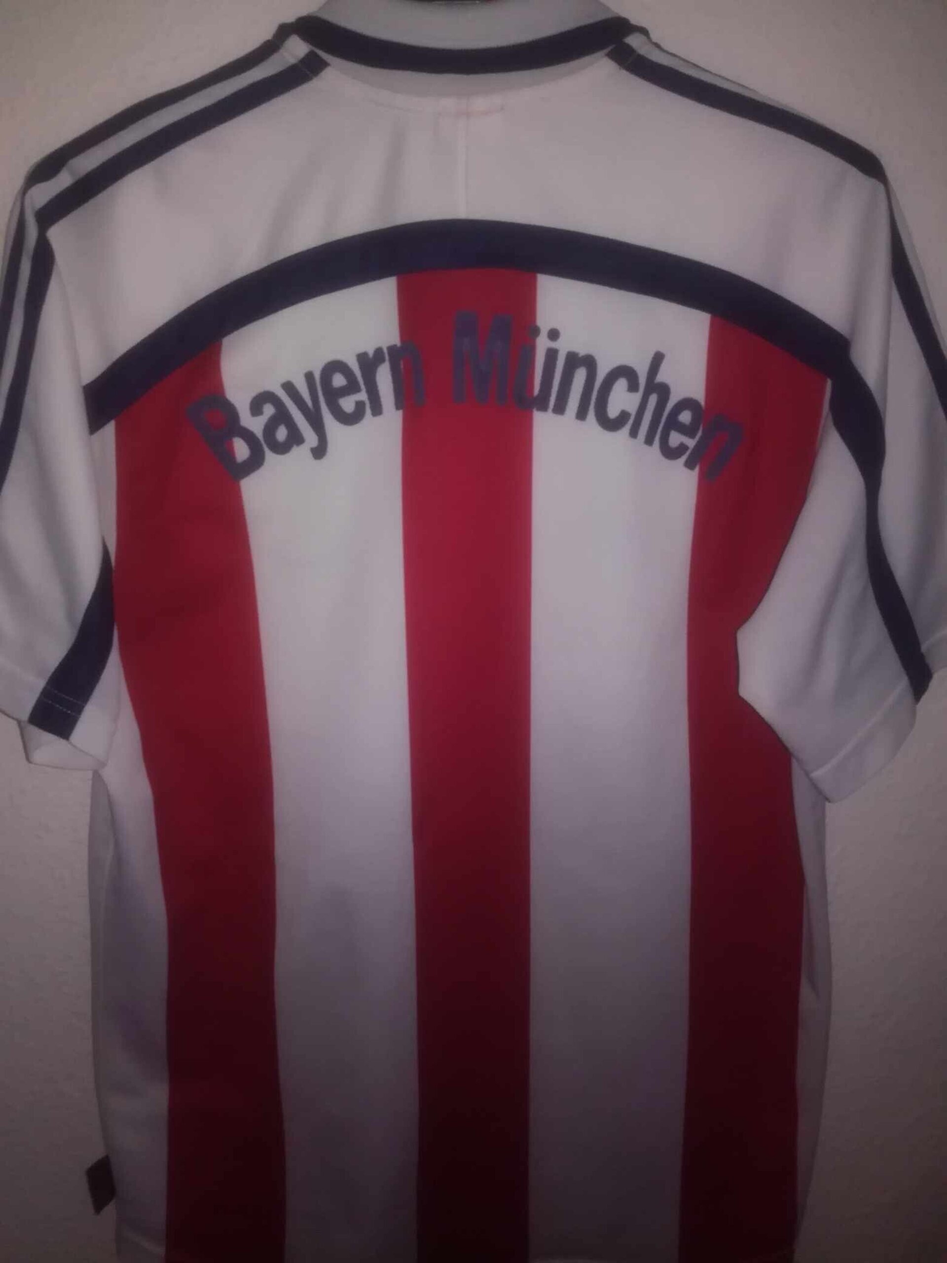BAYERN MUNICH 2000-2001 S - 8