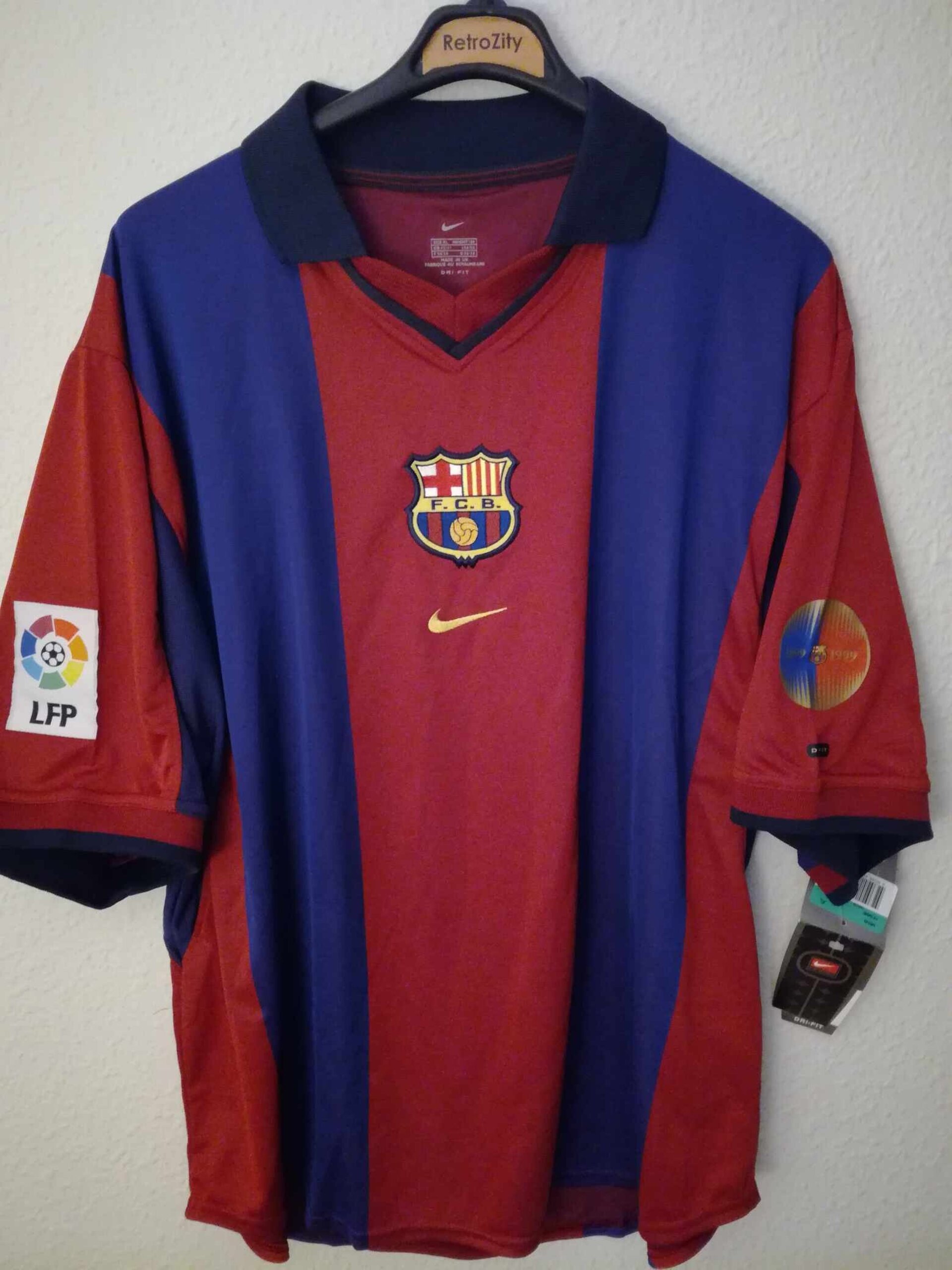 FC BARCELONA 2000-2001 BNWT XL - 1