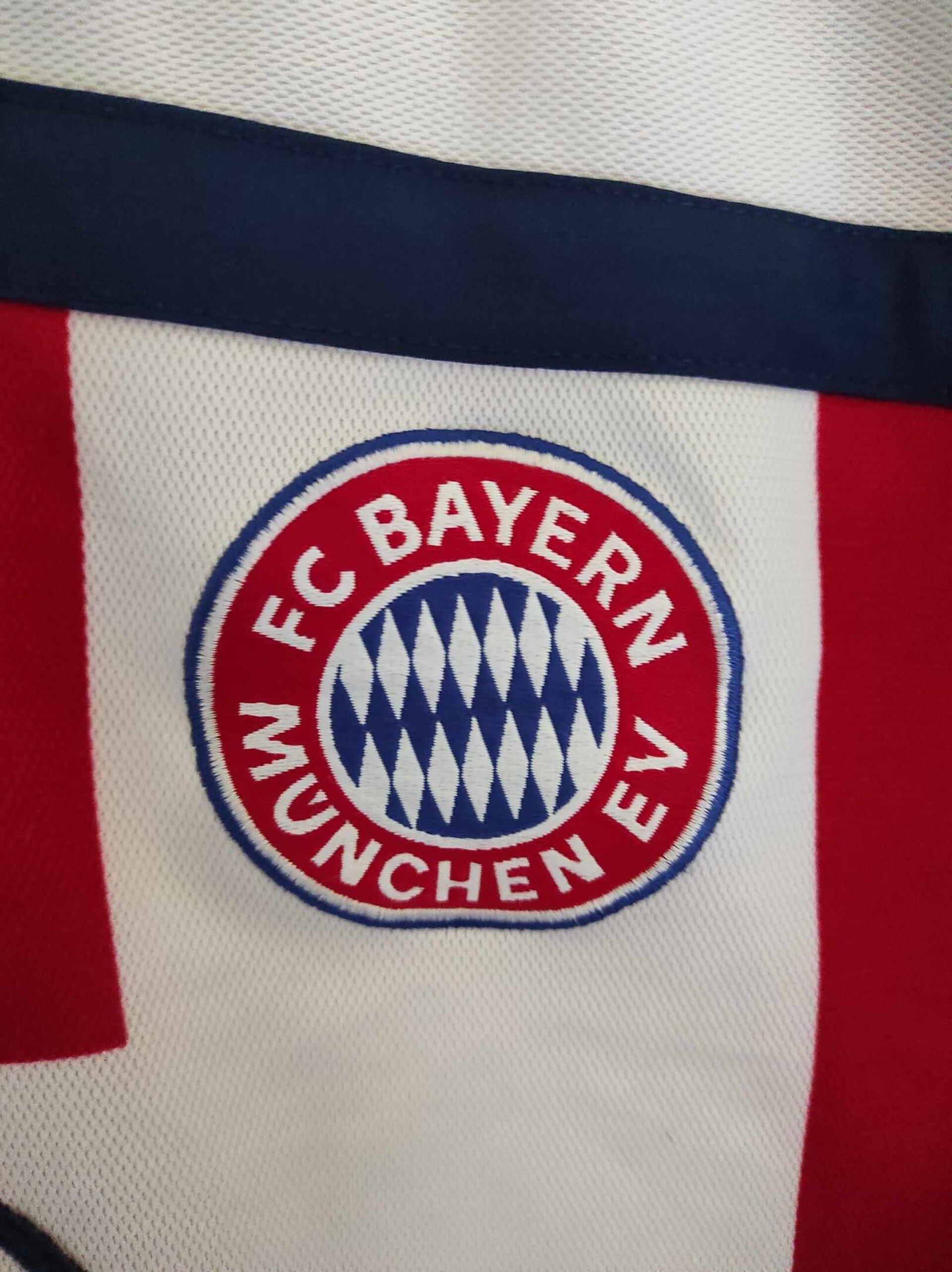 BAYERN MUNICH 2000-2001 L - 6