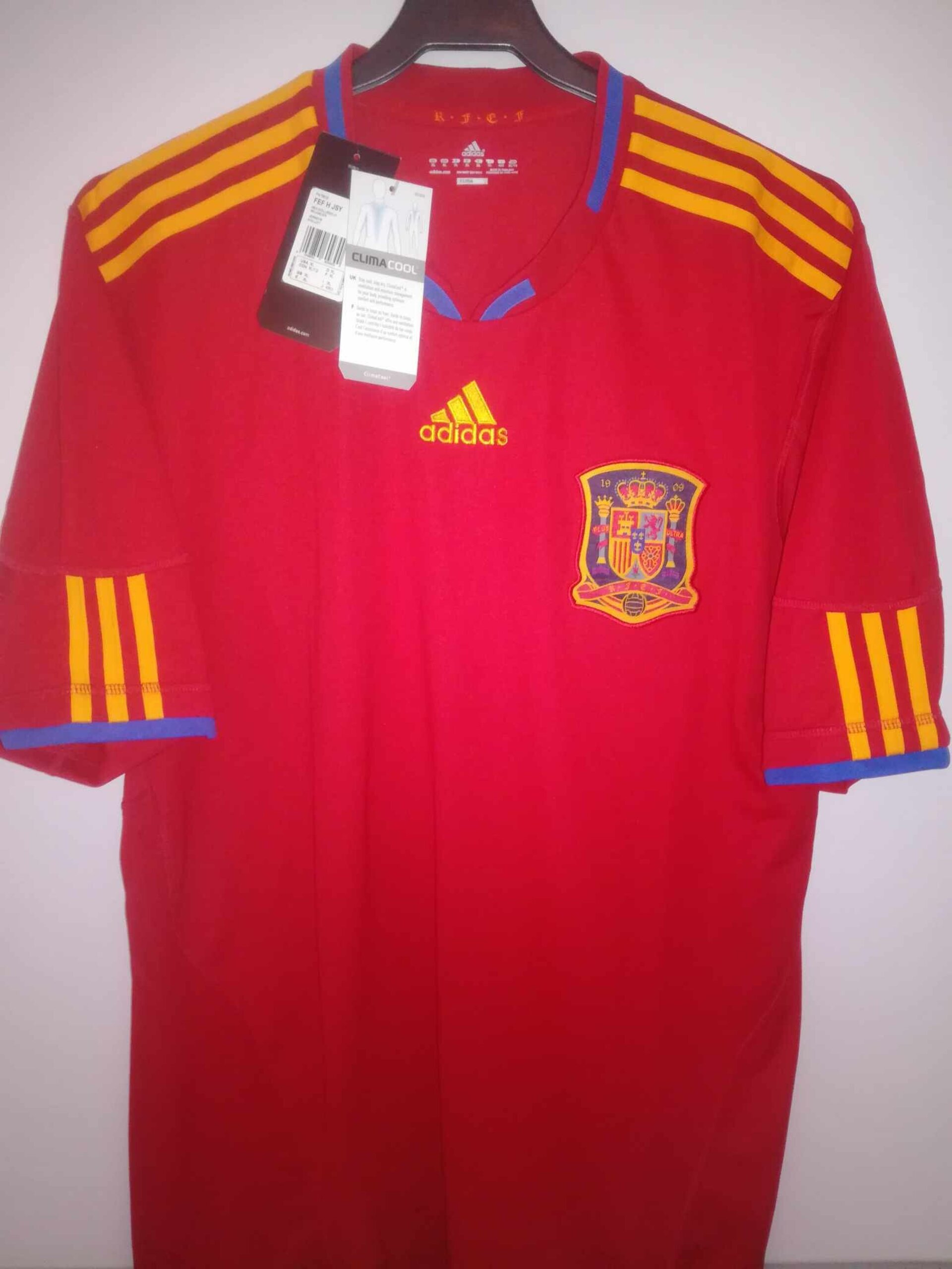SPAIN 2010 World Cup BNWT XL - 1