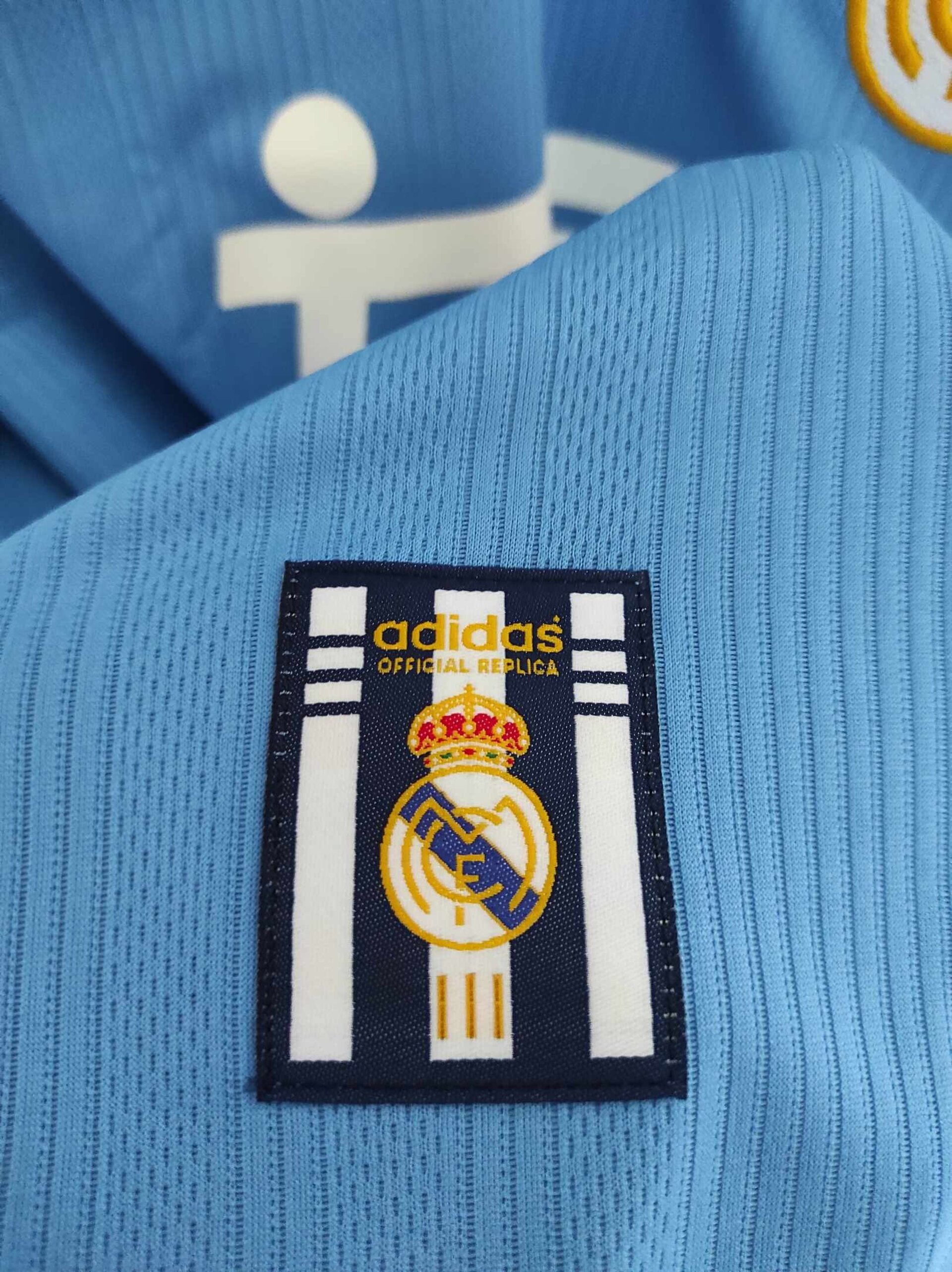 REAL MADRID 1999-2000 BNWT XL - 4