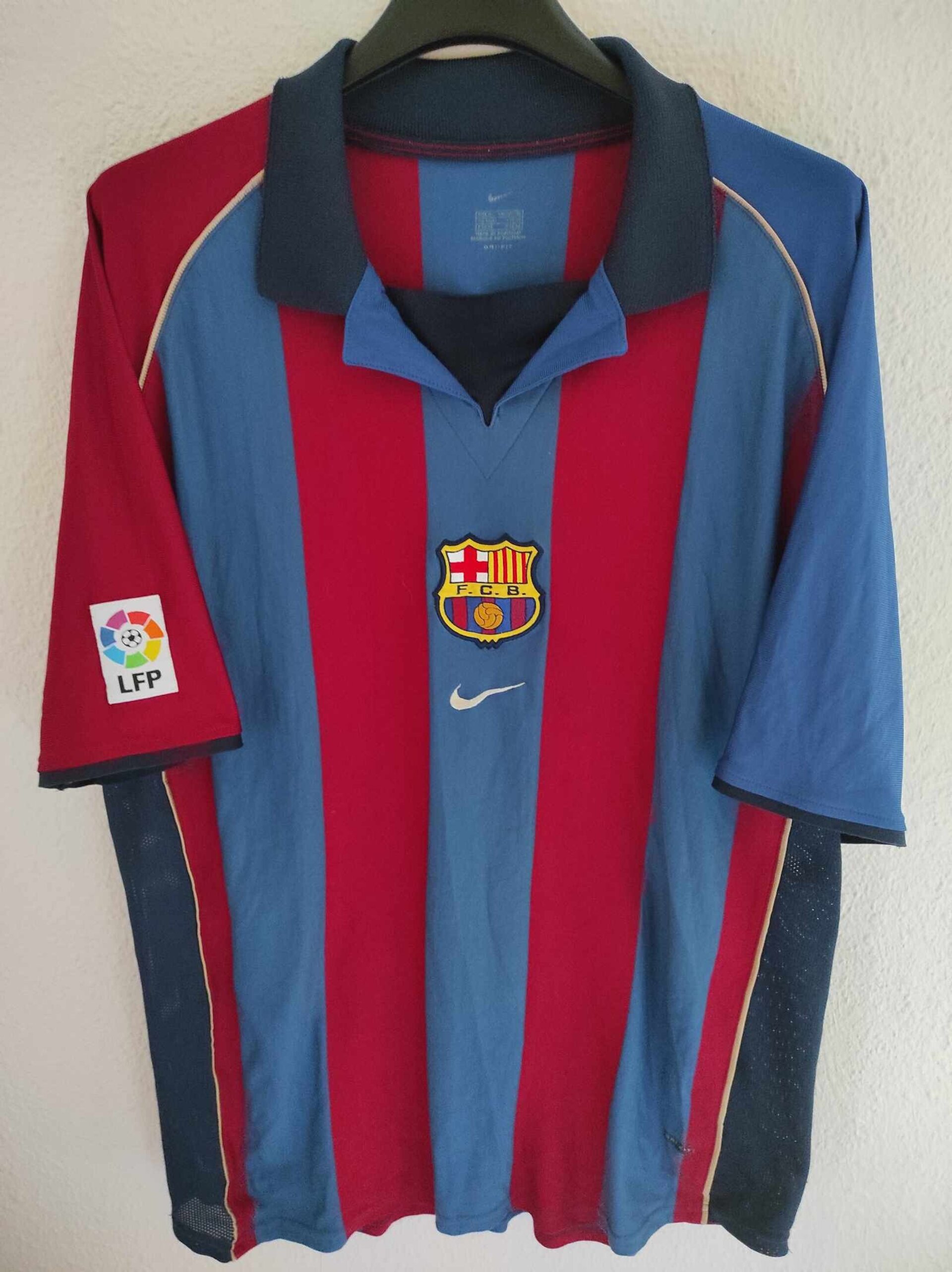 FC BARCELONA 2001-2002 XL - 1