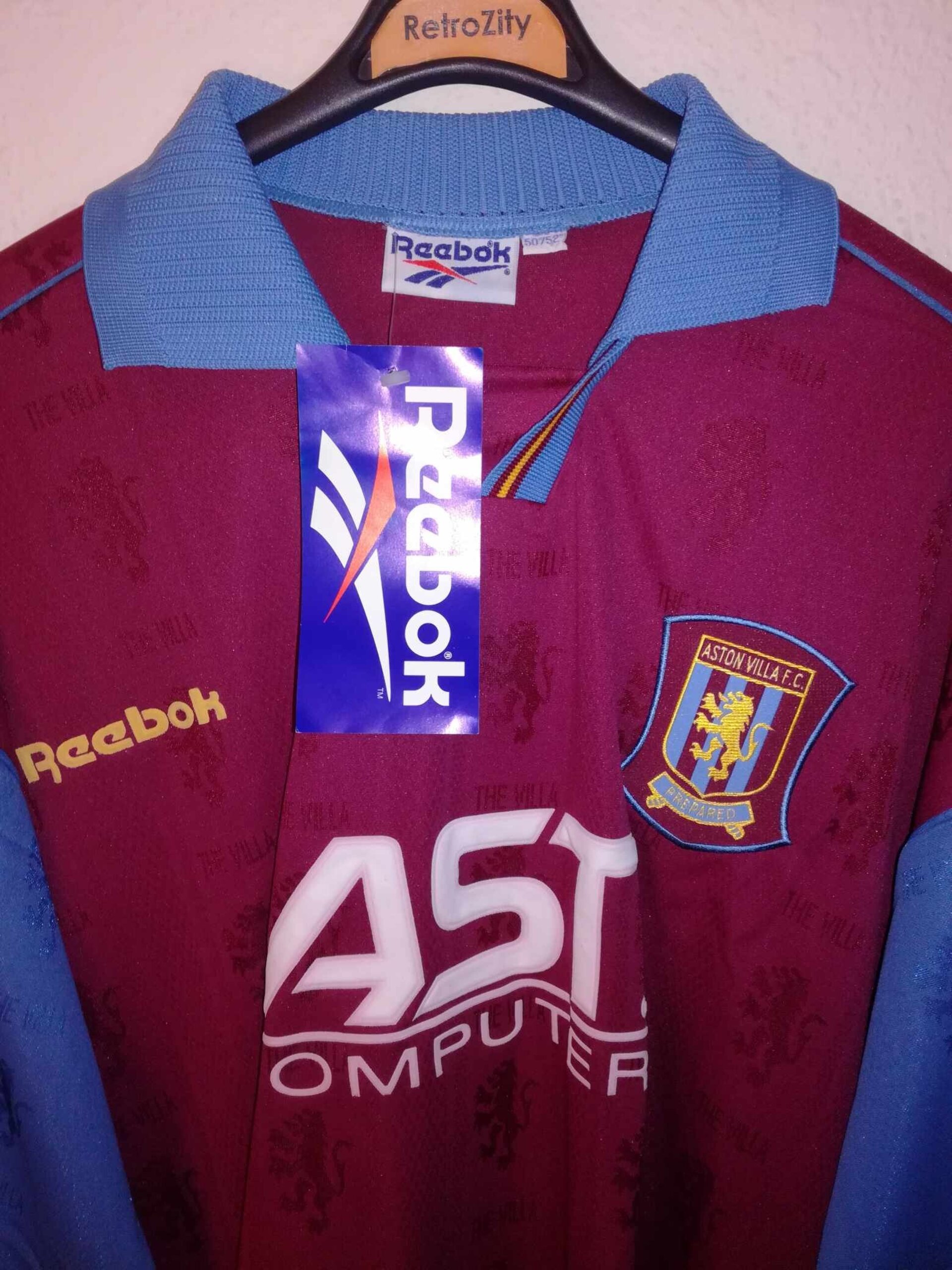 ASTON VILLA 1995-1996 BNWT Size 50/52 - 2