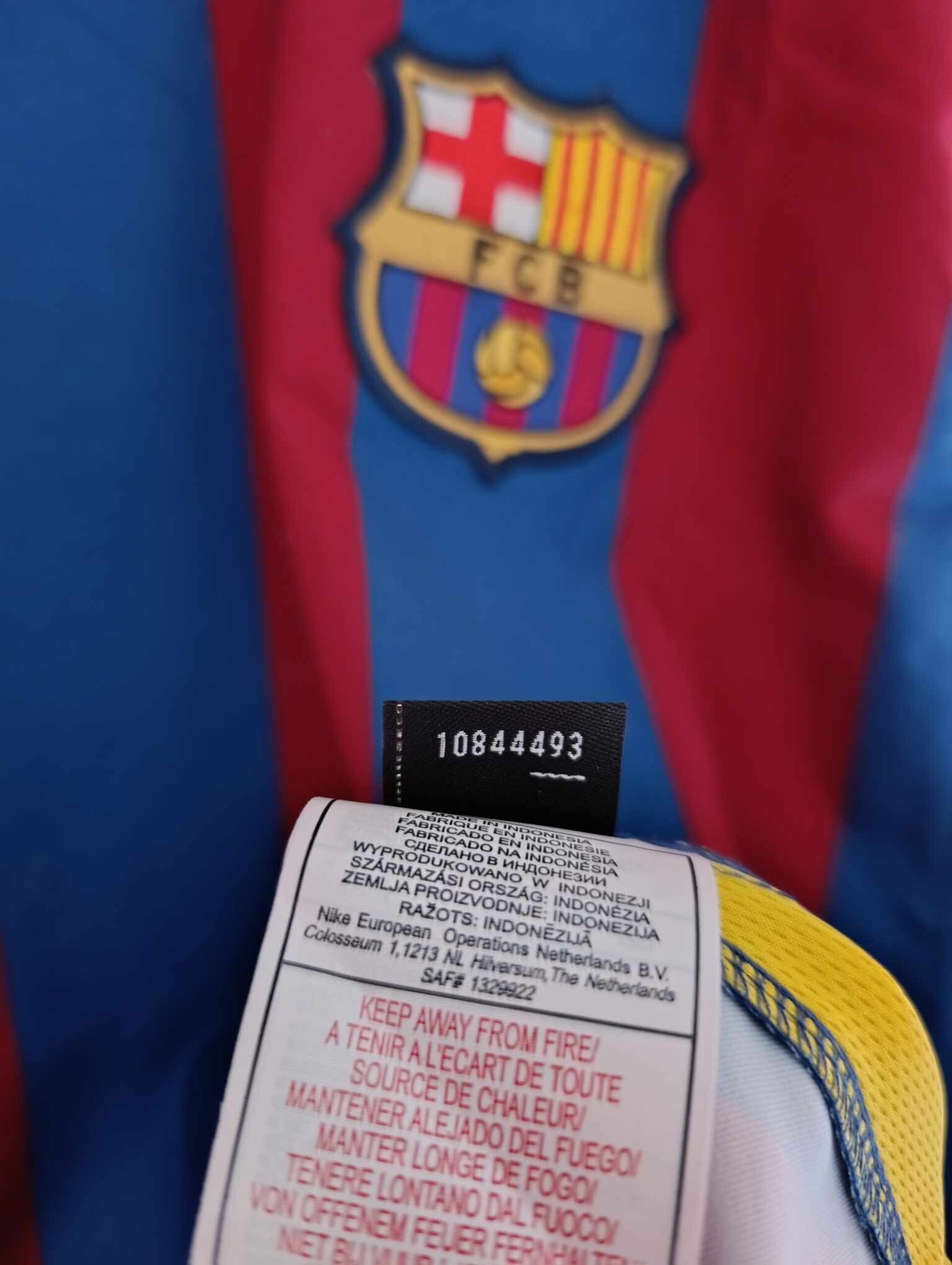 FC BARCELONA 2005-2006 BNWT Total 90 L - 8