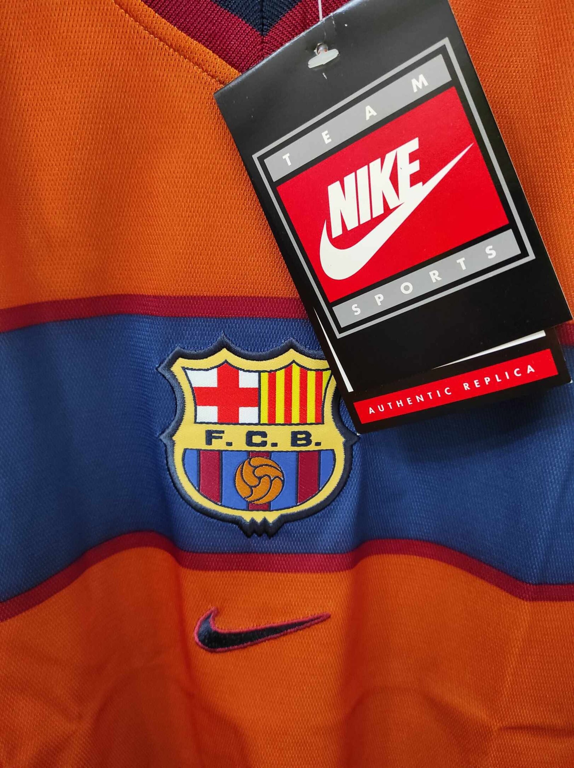 FC BARCELONA 1998-1999 BNWT away M - 2