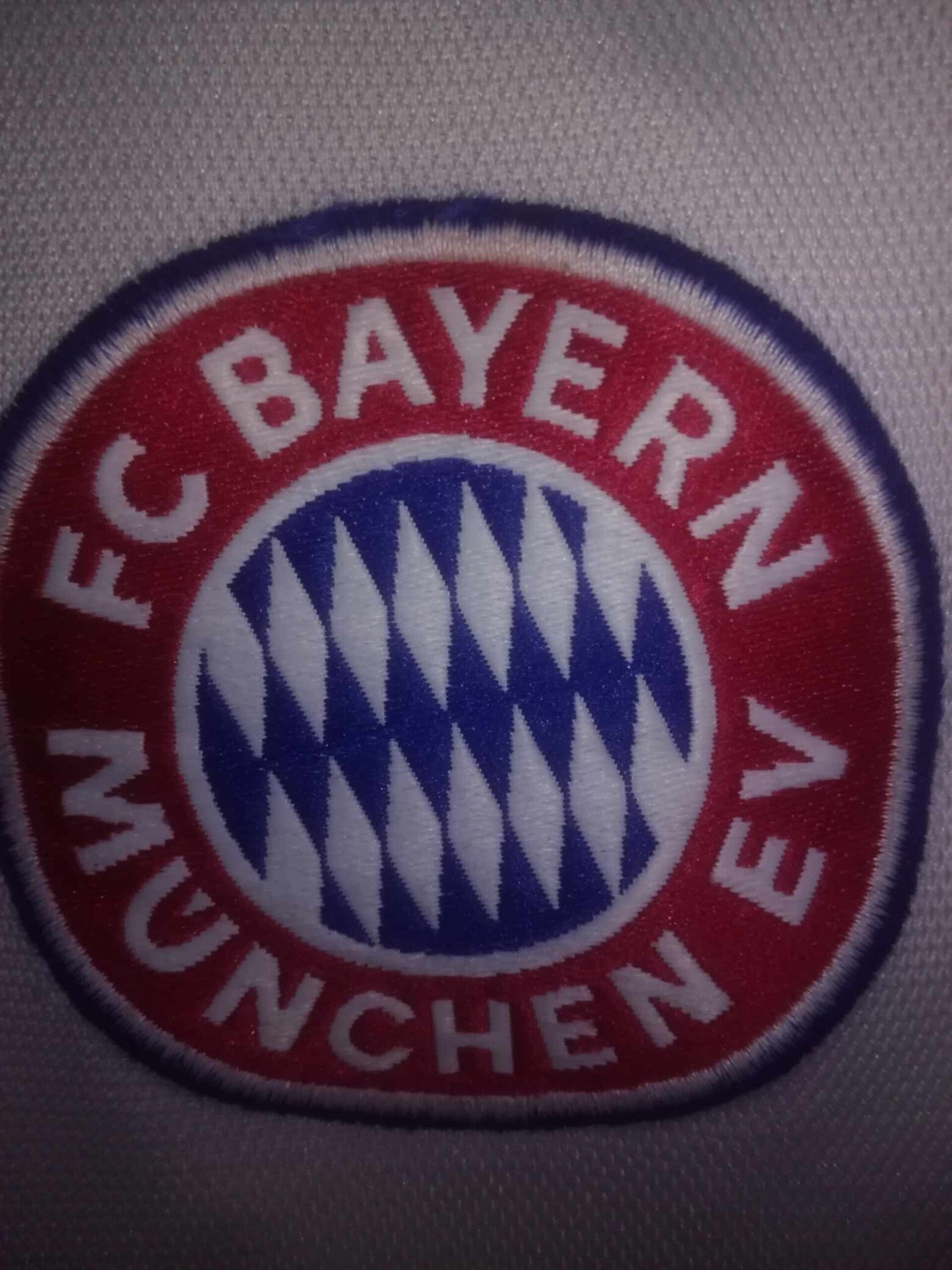 BAYERN MUNICH 2000-2001 S - 7