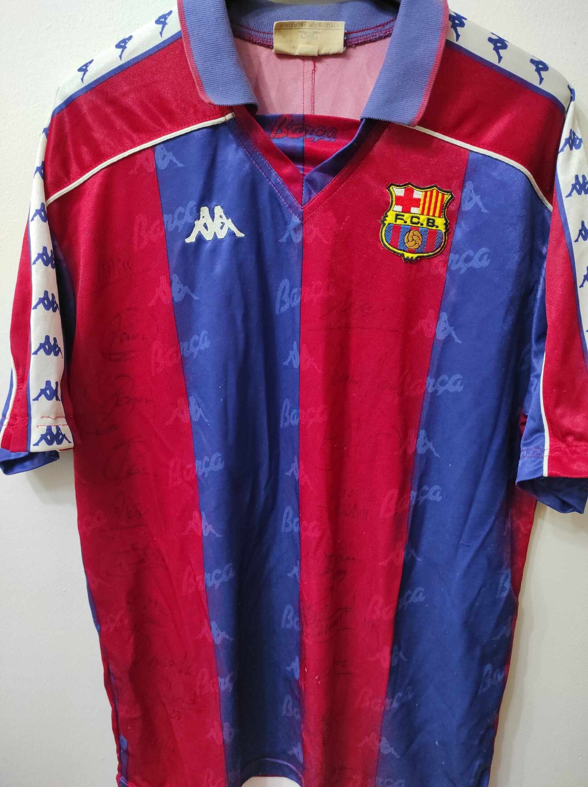 FC BARCELONA 1993-1994 Signed L - 1