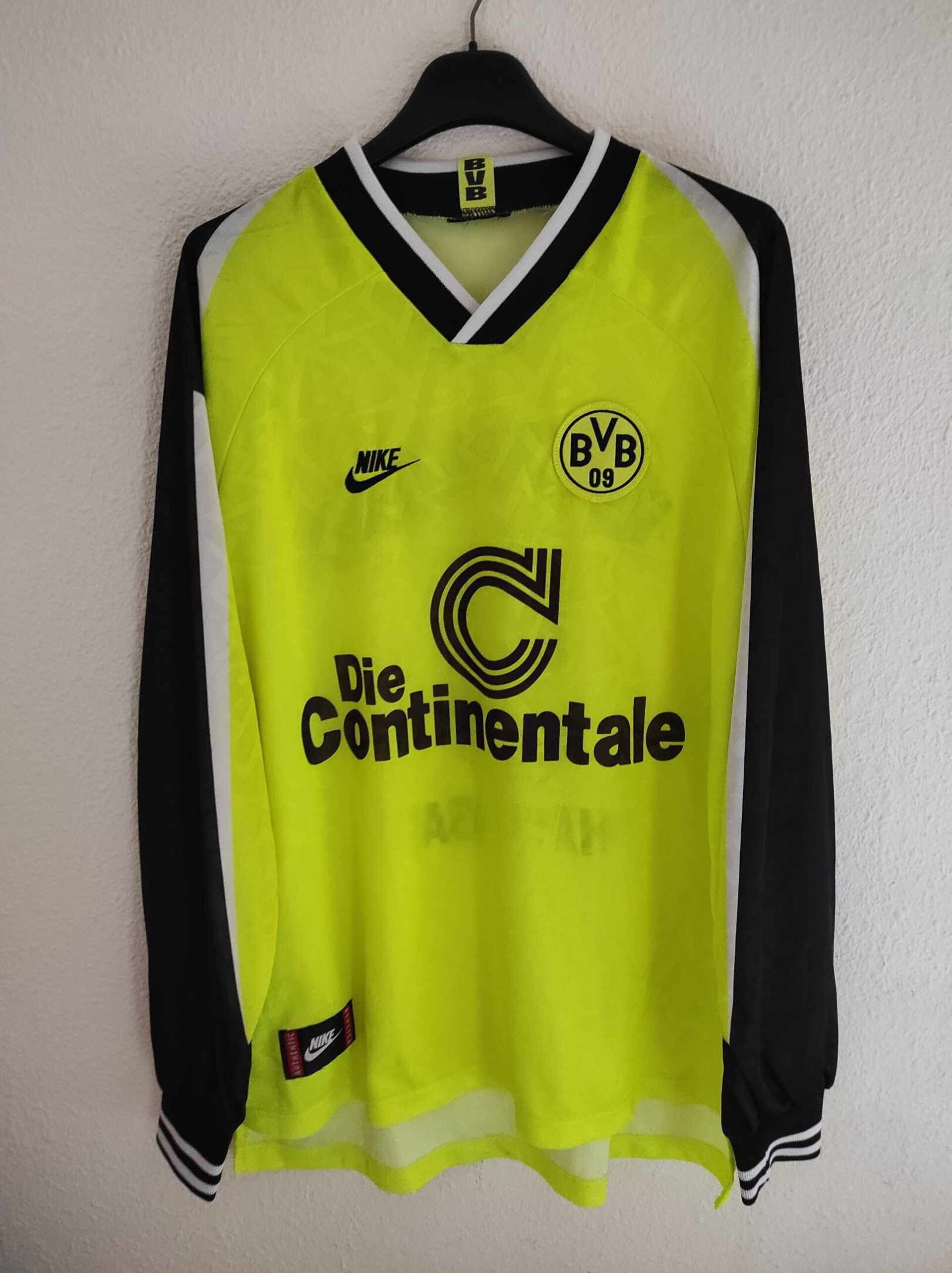 BORUSSIA DORTMUND 1995-1996 Chapuisat 9 - 4