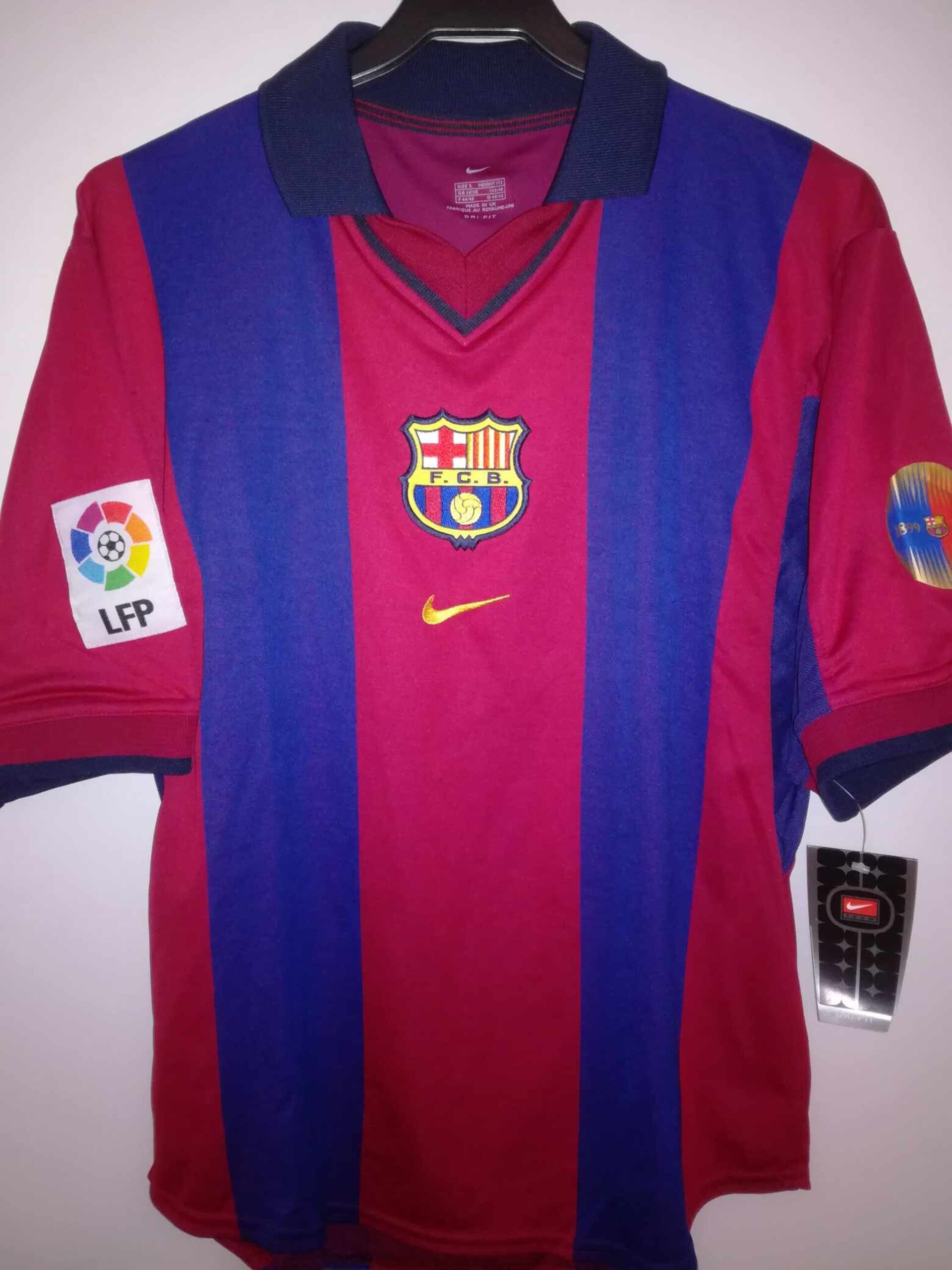 FC BARCELONA 2000-2001 Guardiola 4 BNWT S - 2