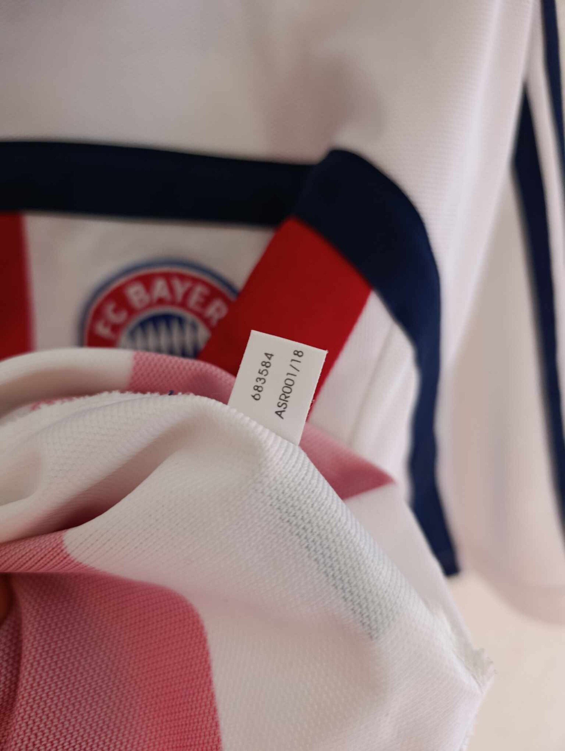 BAYERN MUNICH 2000-2001 M - 7