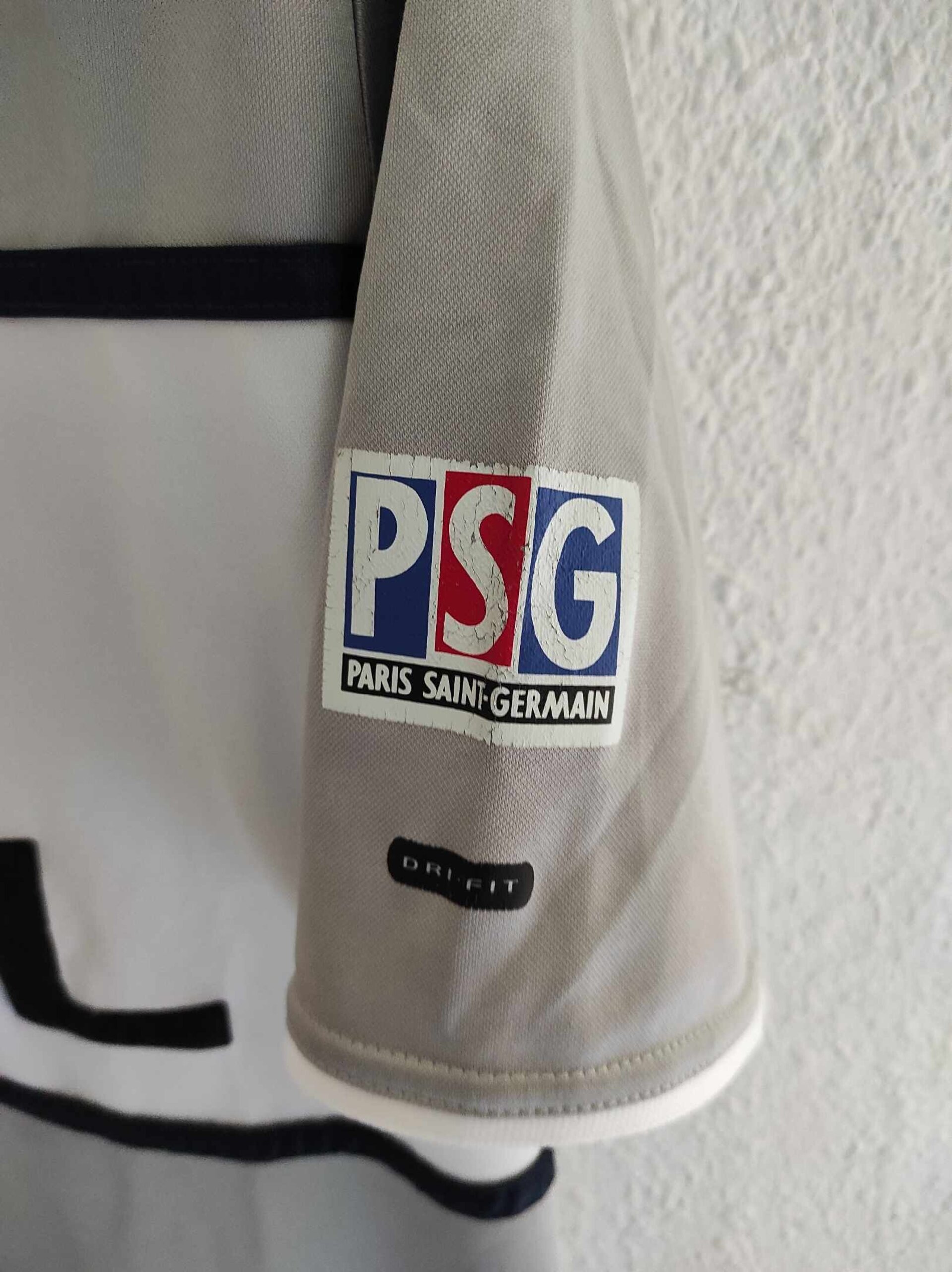 PSG 1999-2000 away Anelka 9 M - 5