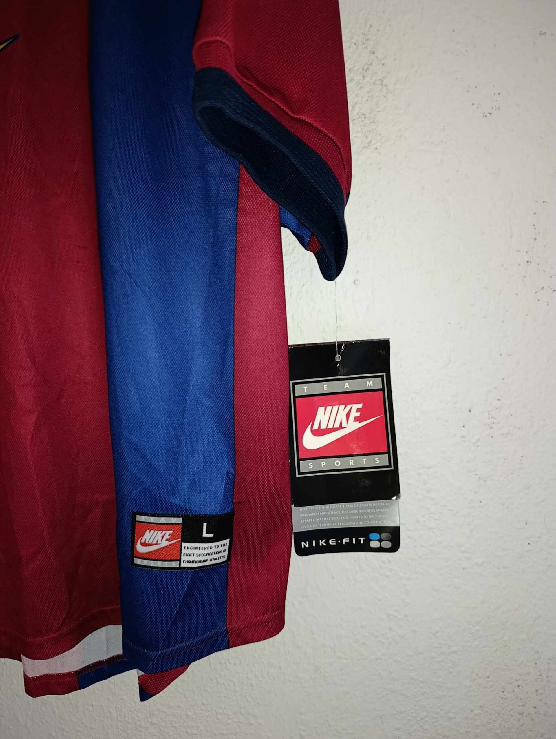 FC BARCELONA 1998-1999 BNWT L - 2