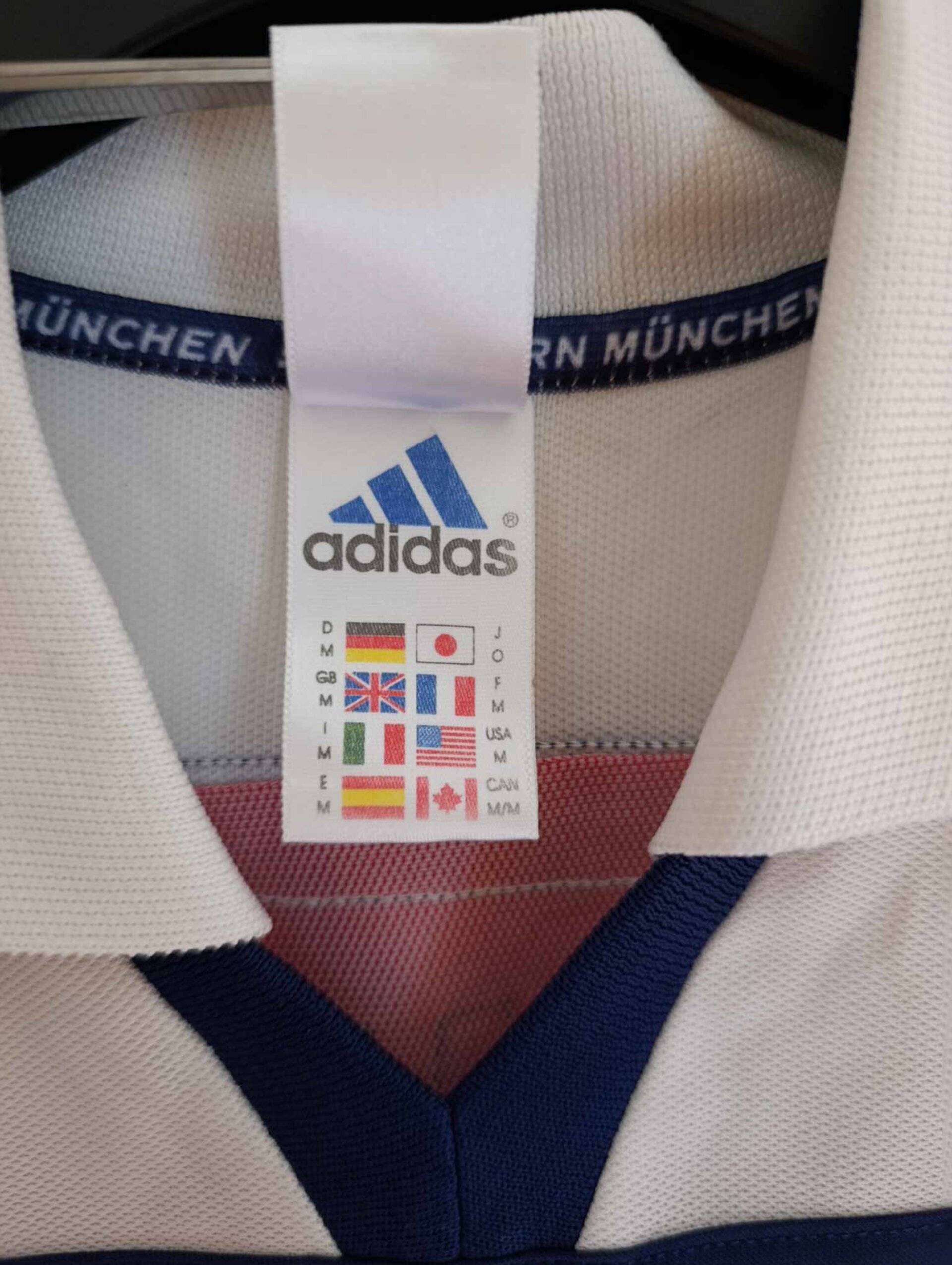 BAYERN MUNICH 2000-2001 M - 3