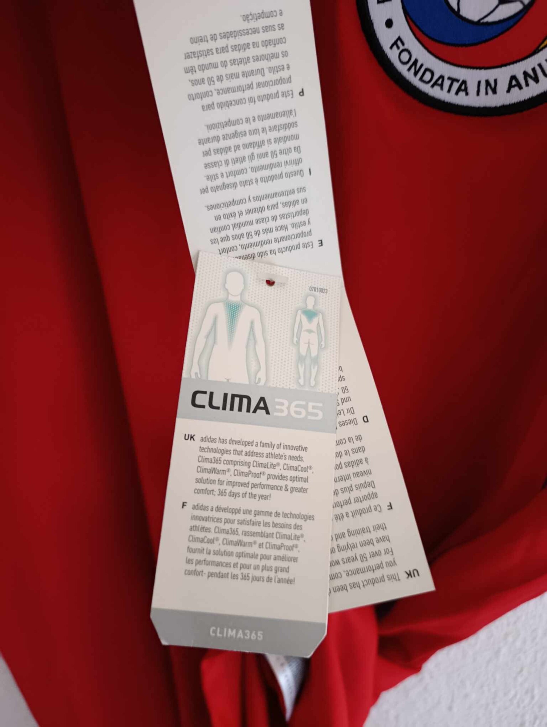 ROMANIA 2010 away BNWT M - 3