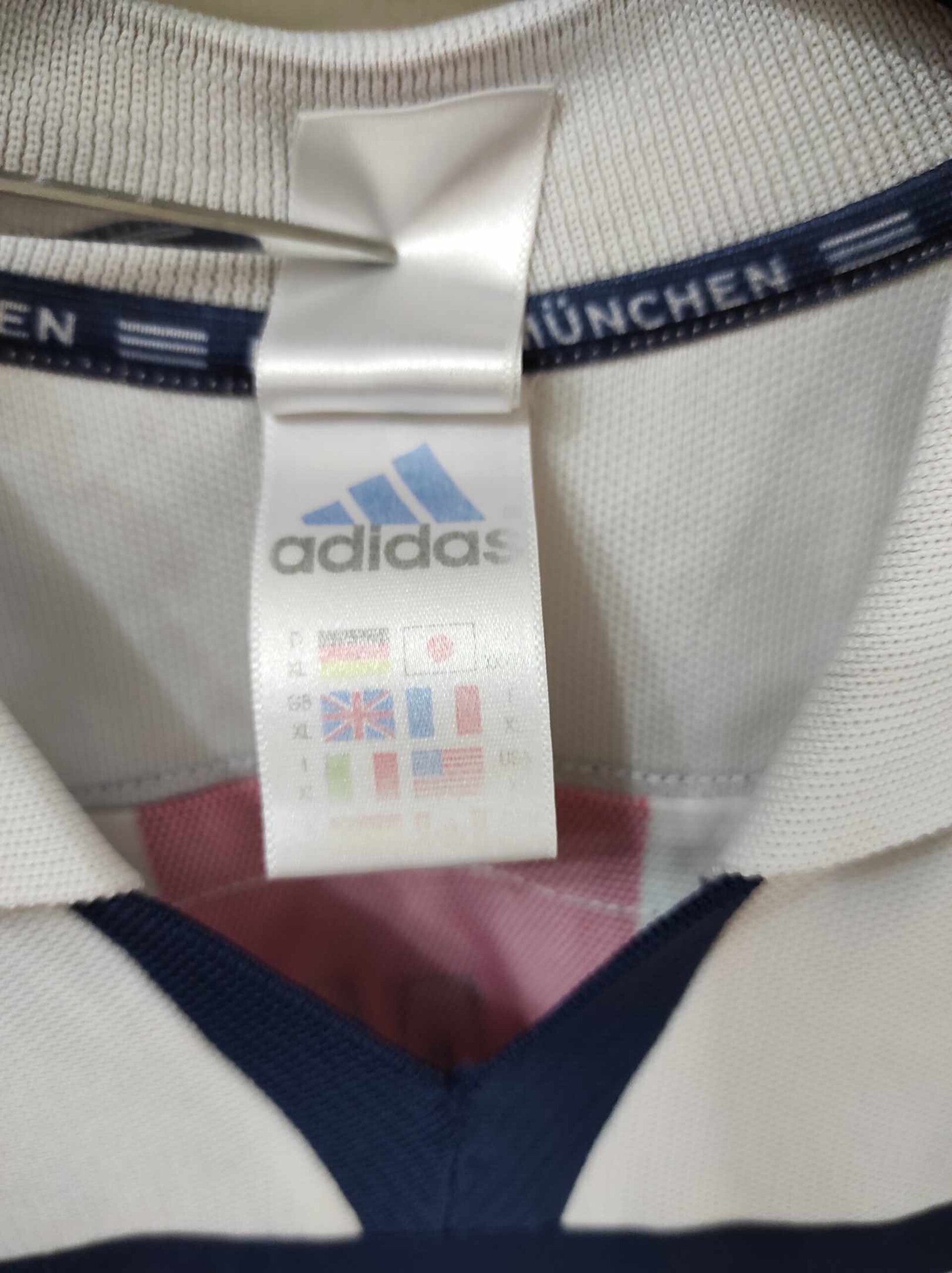 BAYERN MUNICH 2000-2001 XL - 3