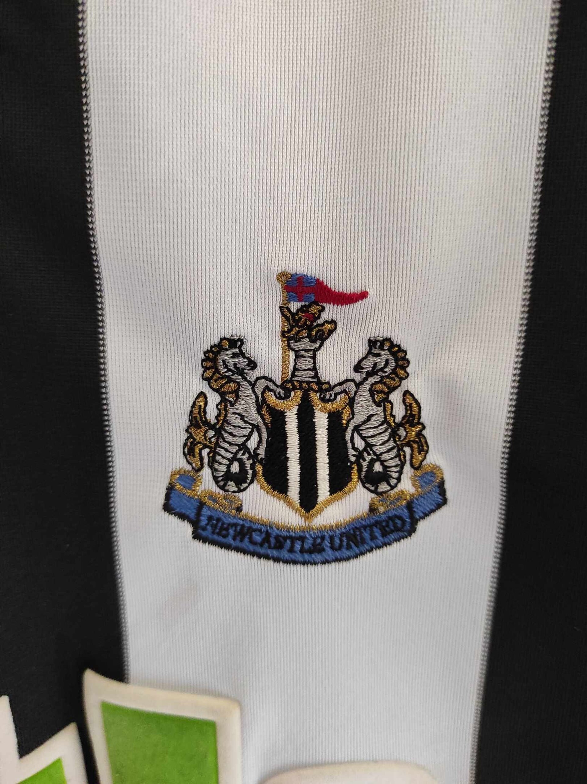 NEWCASTLE UNITED 2001-2002 L - 6